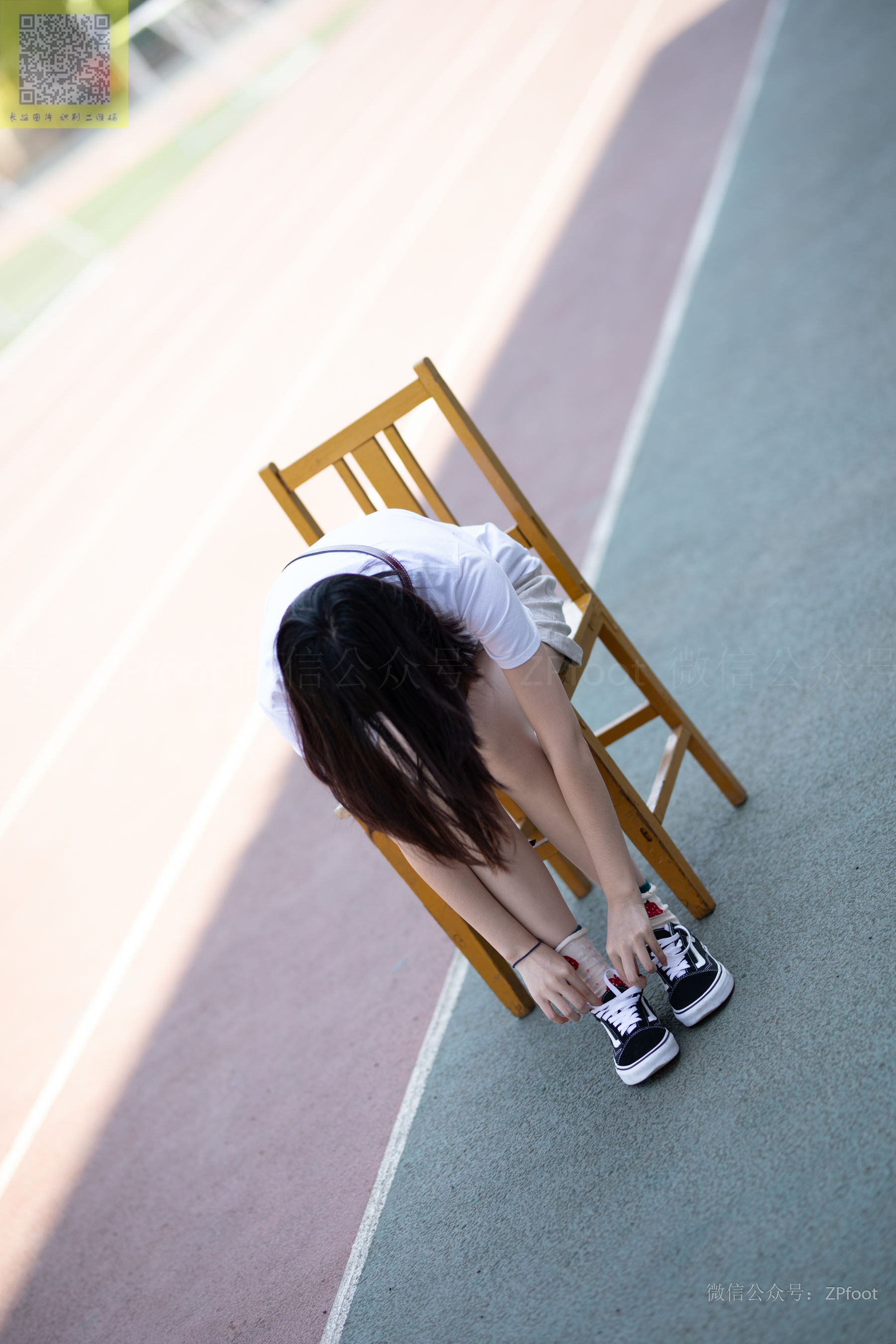 [山茶摄影LSS] NO.141  学妹操场肉丝
