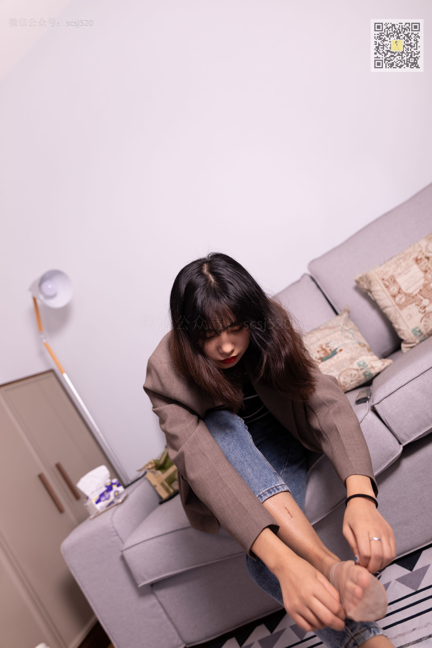 [山茶摄影LSS] NO.278 婷婷 丝袜棉袜哪个是你最爱