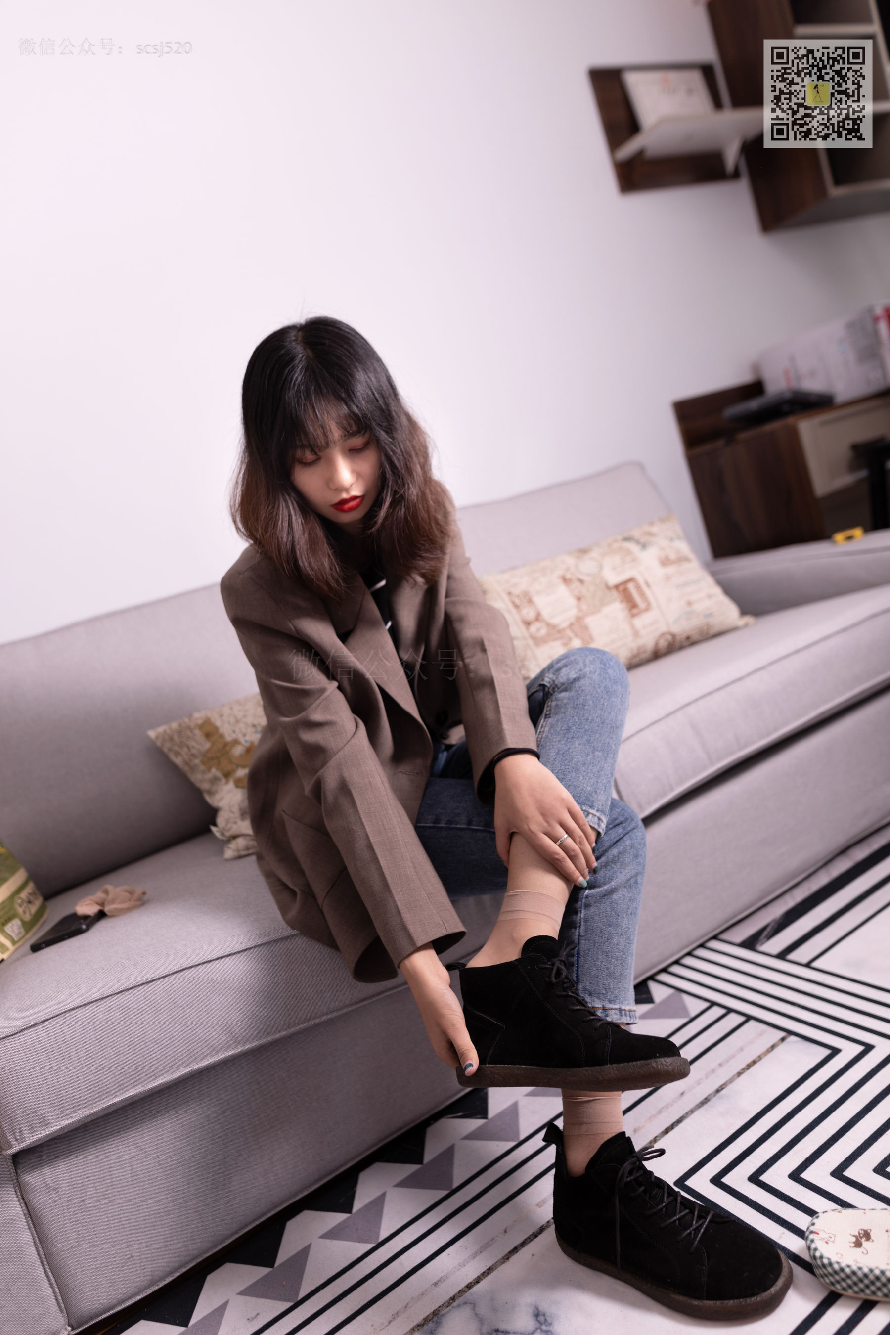 [山茶摄影LSS] NO.278 婷婷 丝袜棉袜哪个是你最爱
