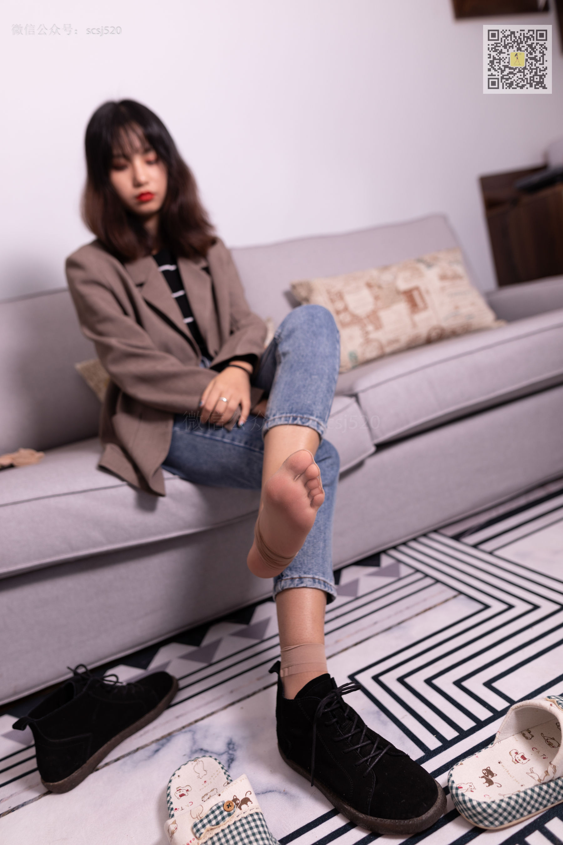 [山茶摄影LSS] NO.278 婷婷 丝袜棉袜哪个是你最爱