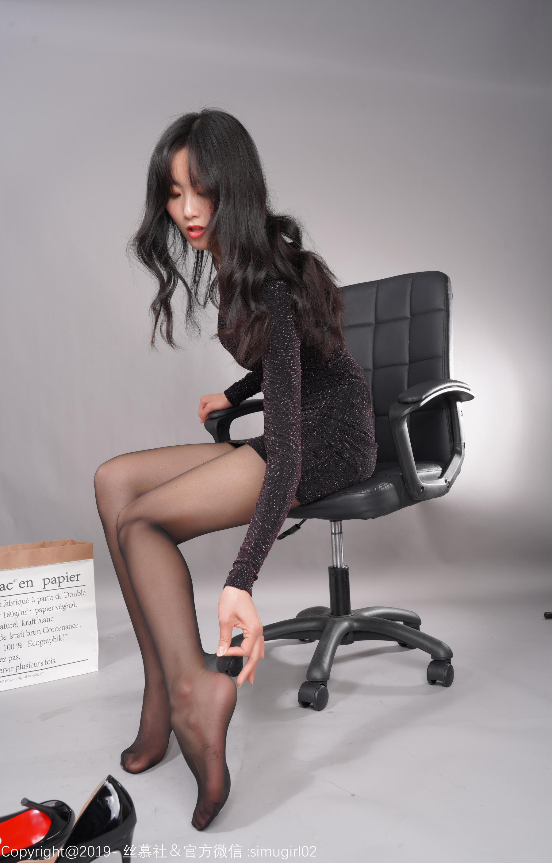 [丝慕] SM005 含樱 《含樱长身の丝袜美腿》