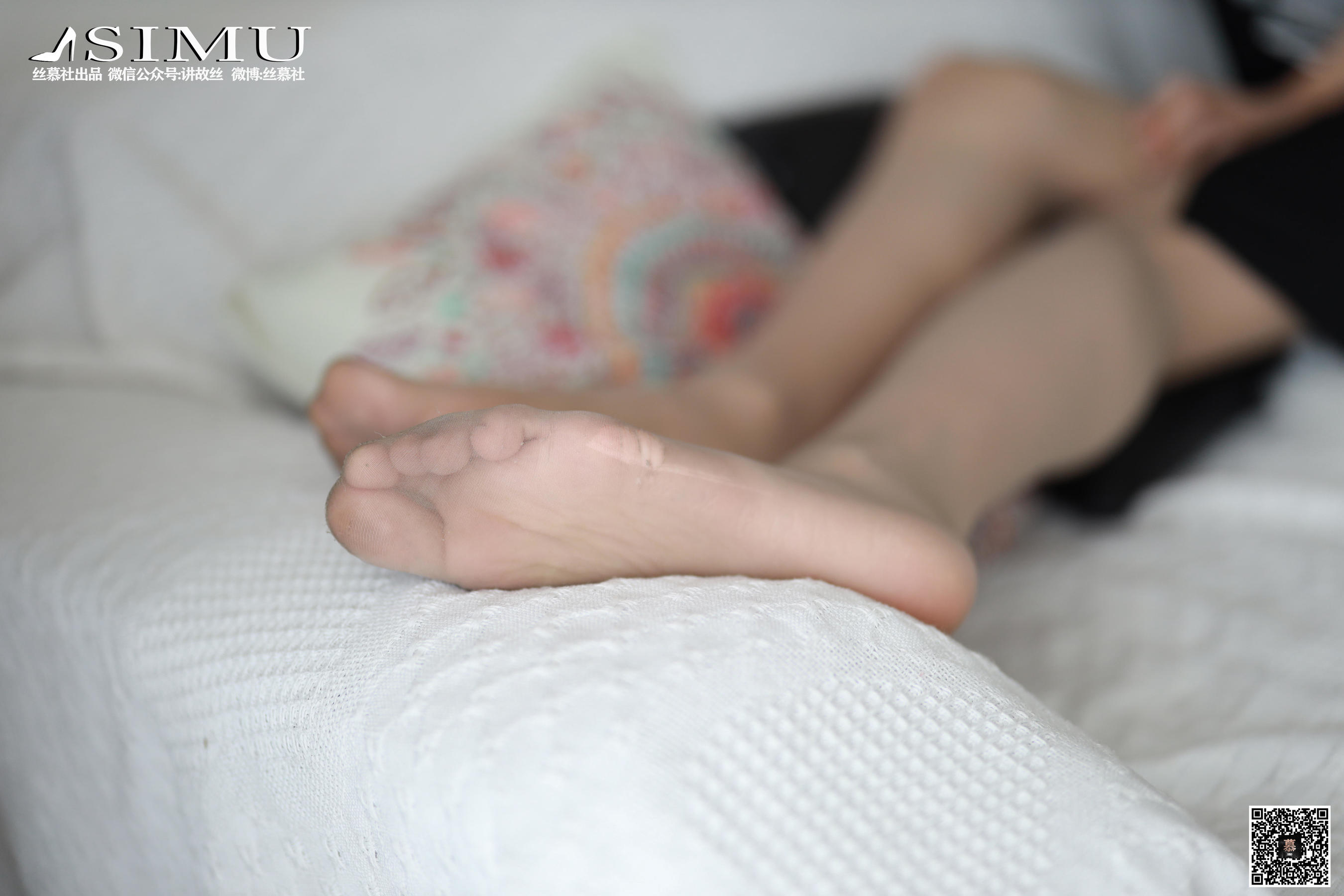 [丝慕] 特写集TX023 新模 《新模的灰丝特写》