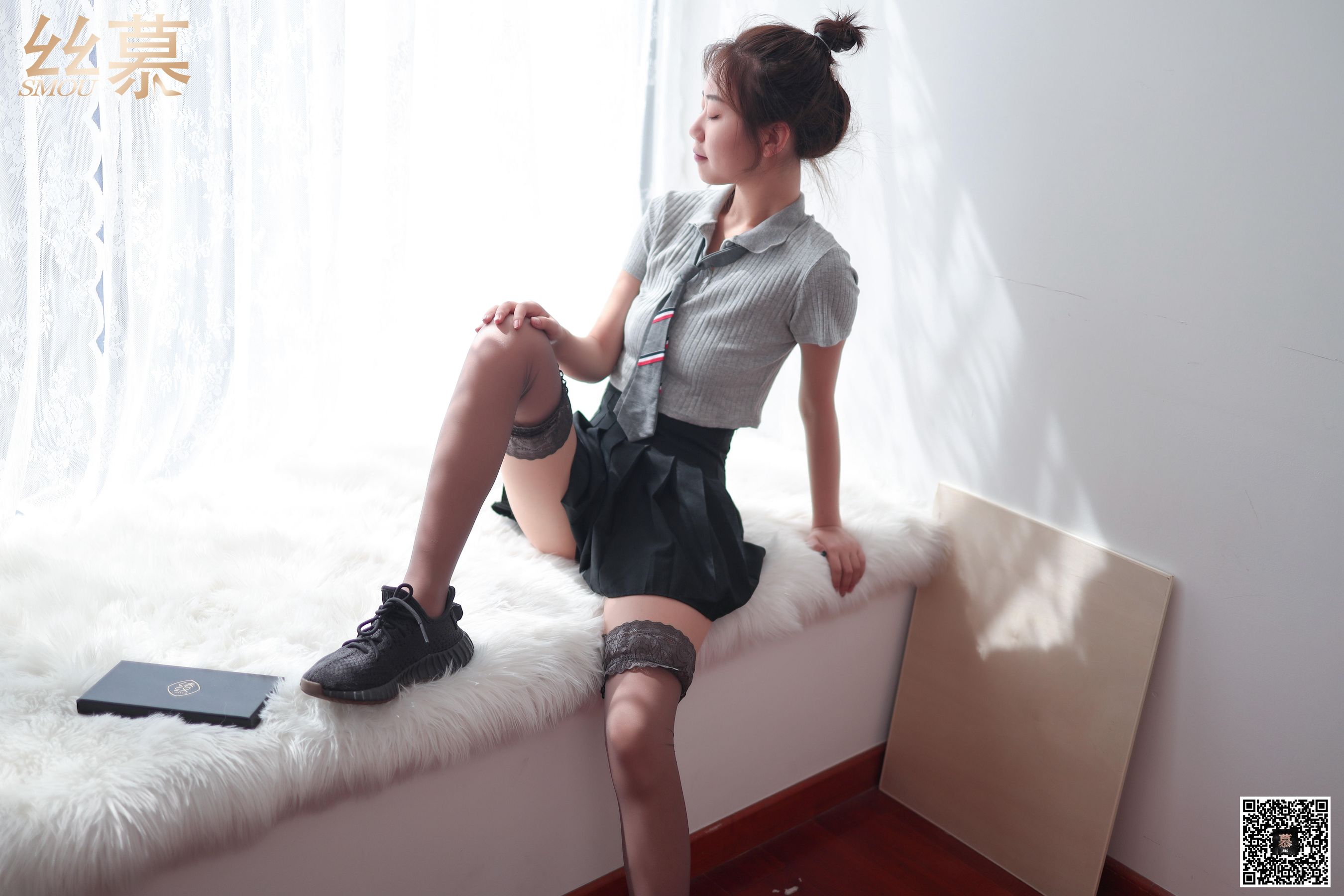 [丝慕] 特写集TX041 米朵 《缠在腿上的双丝诱惑》