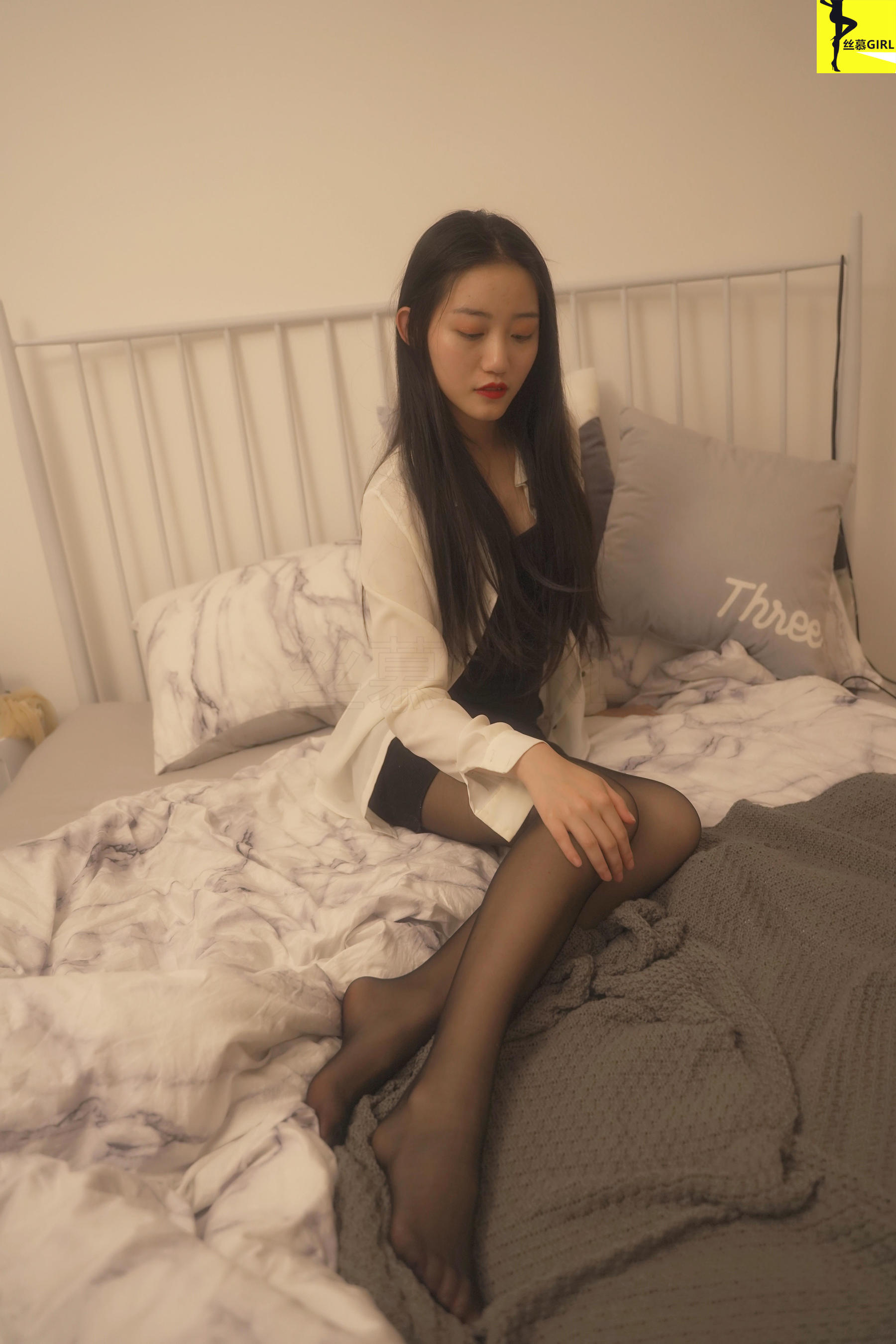 [丝慕] 第032期 双双 丝密《她来了》