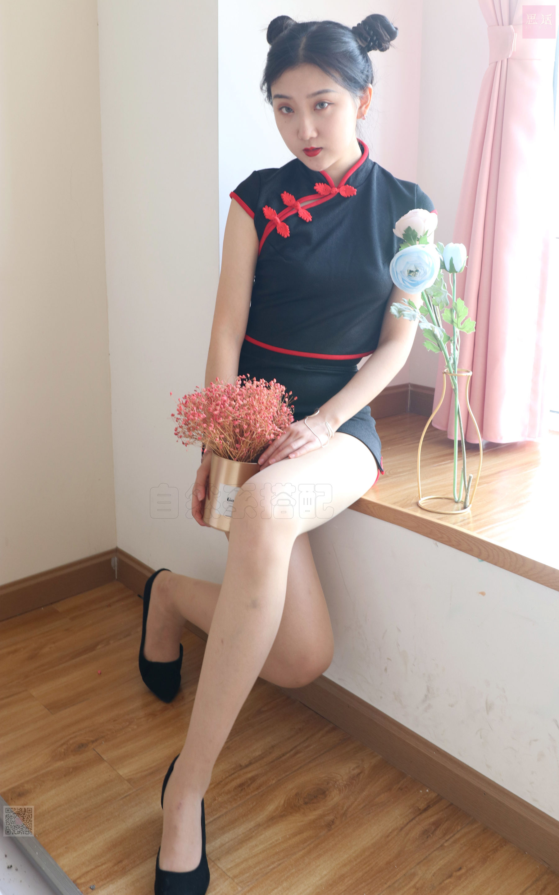 [思话SiHua] SH030 露露 旗袍下的肉丝脚