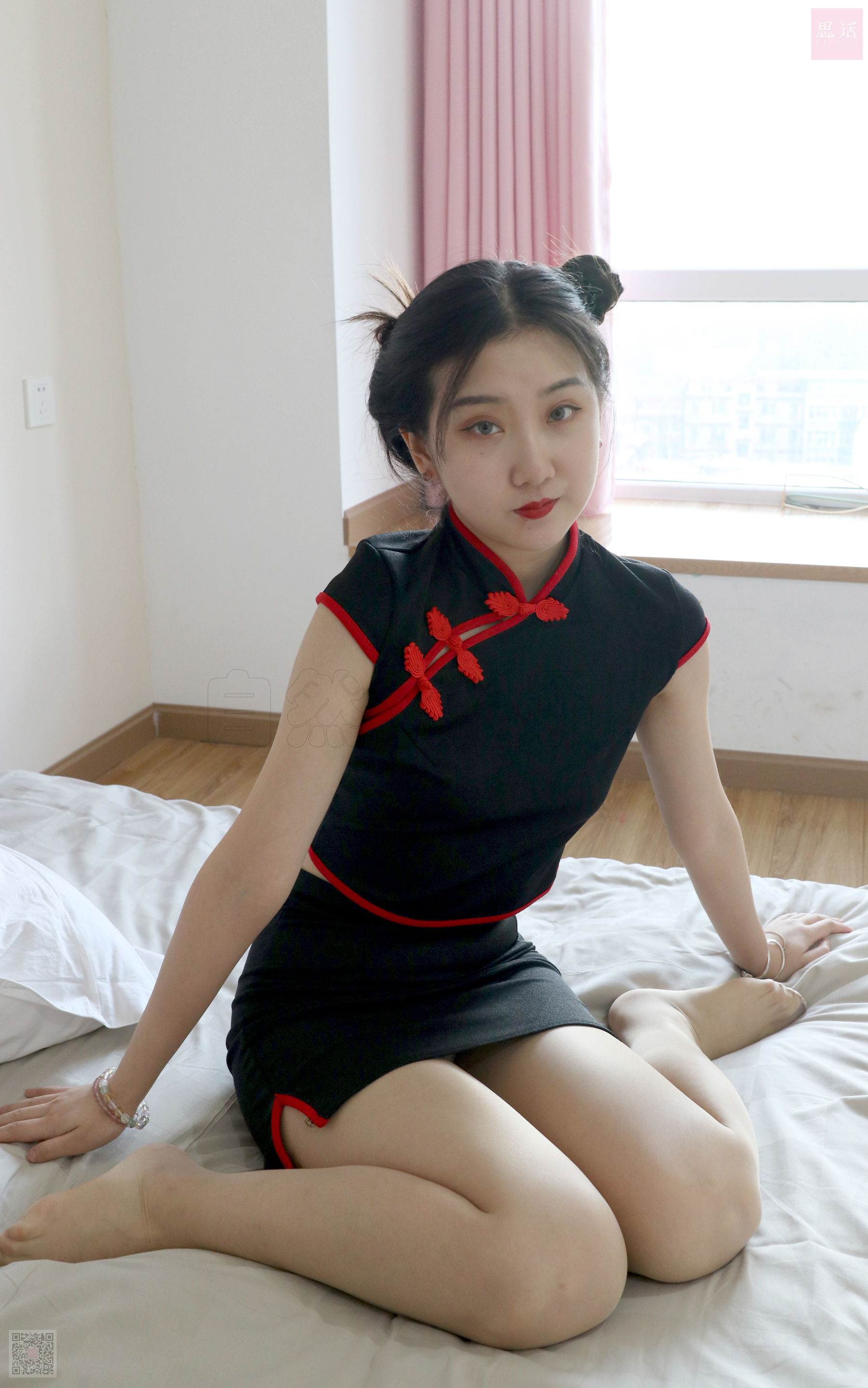 [思话SiHua] SH030 露露 旗袍下的肉丝脚
