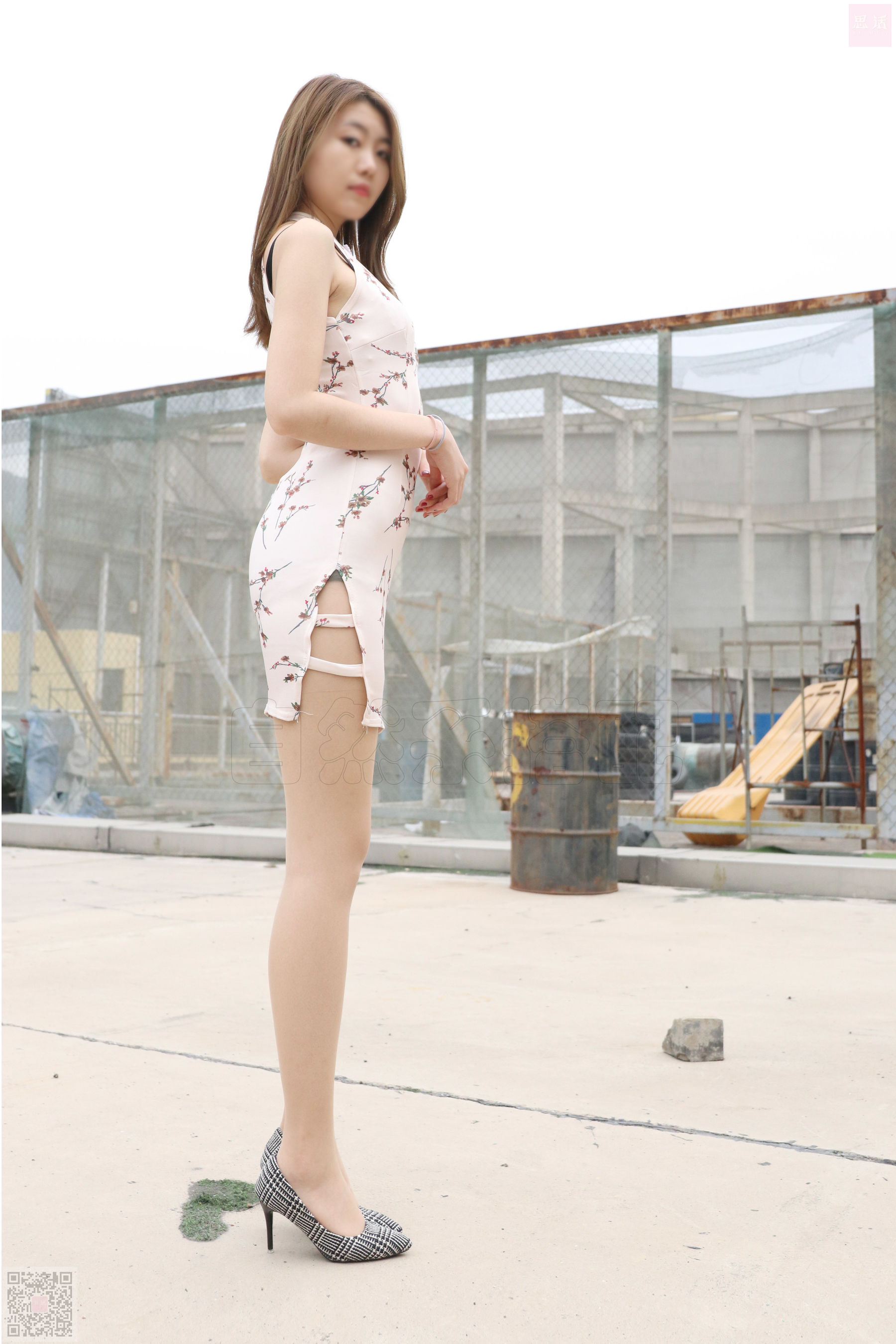 [思话SiHua] SH032 珺洁 废墟上发现旗袍美女