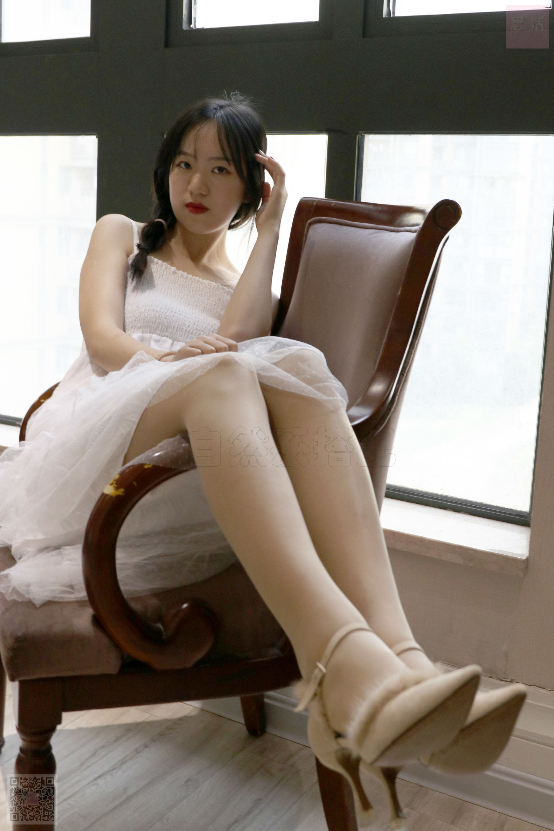 [思话SiHua] SH033 子琦 麻花辫女孩的白我连衣裙
