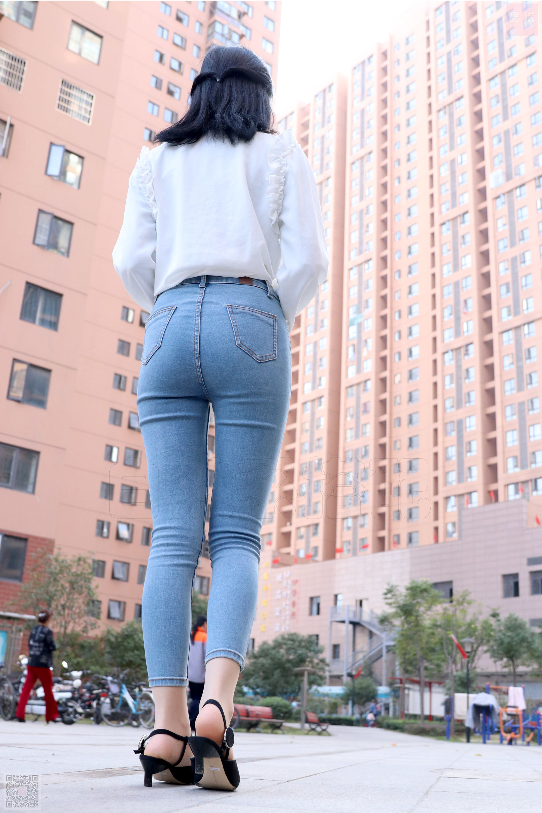 [思话SiHua] SH035 小表妹 爱穿丝袜的乡下表妹
