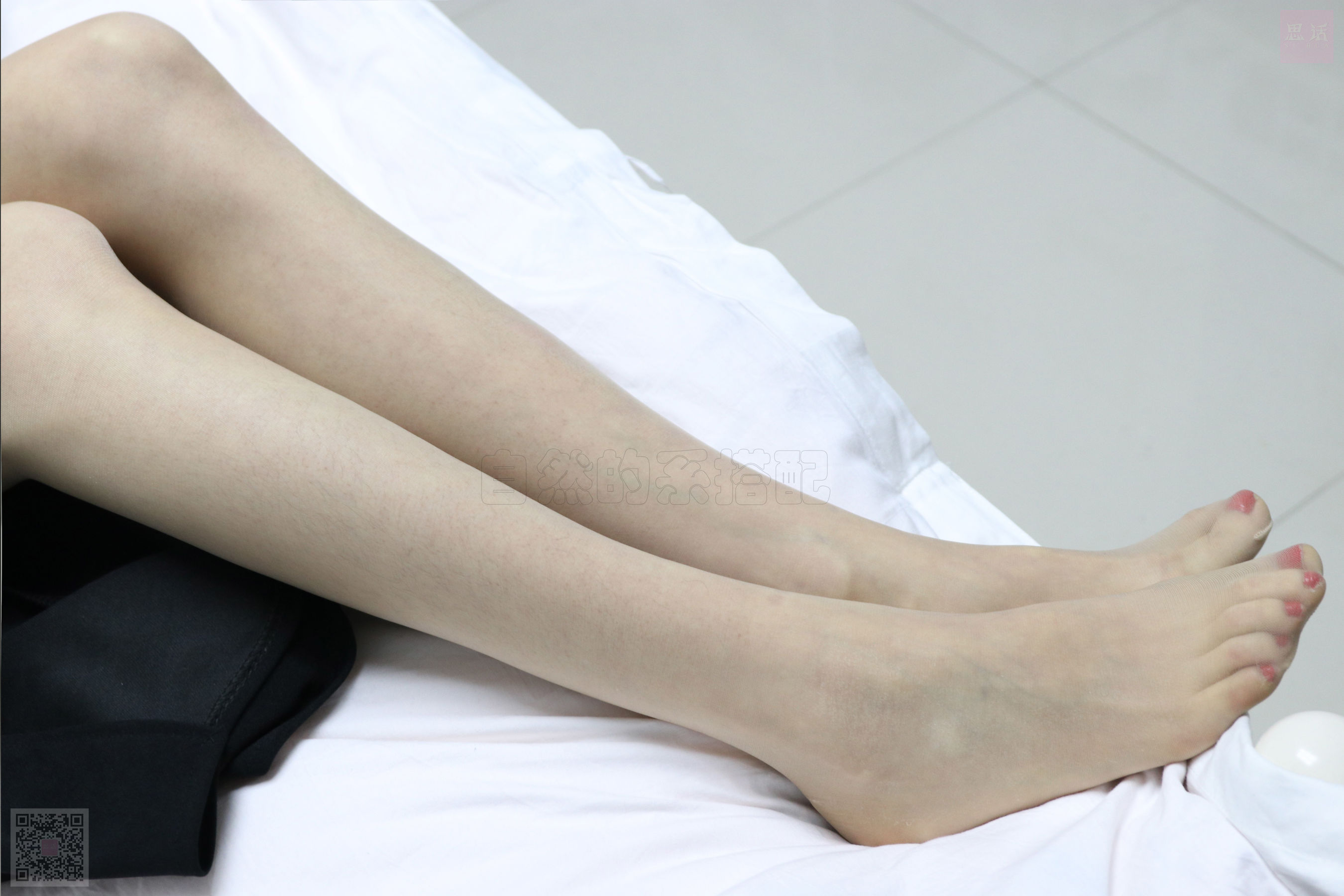 [思话SiHua] SH052 伊一 伊一演绎开叉裙的成熟之美