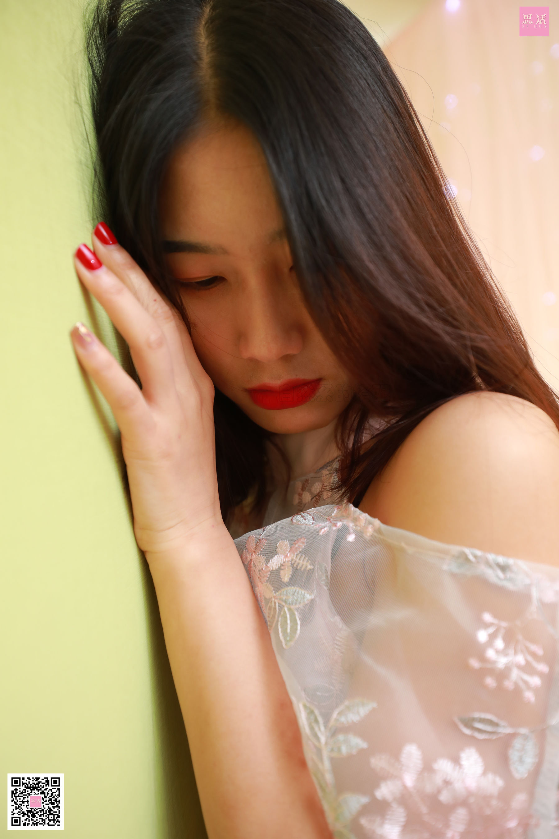 [思话SiHua] SH092 诗韵 小姐姐说她好热呢，脱吗？