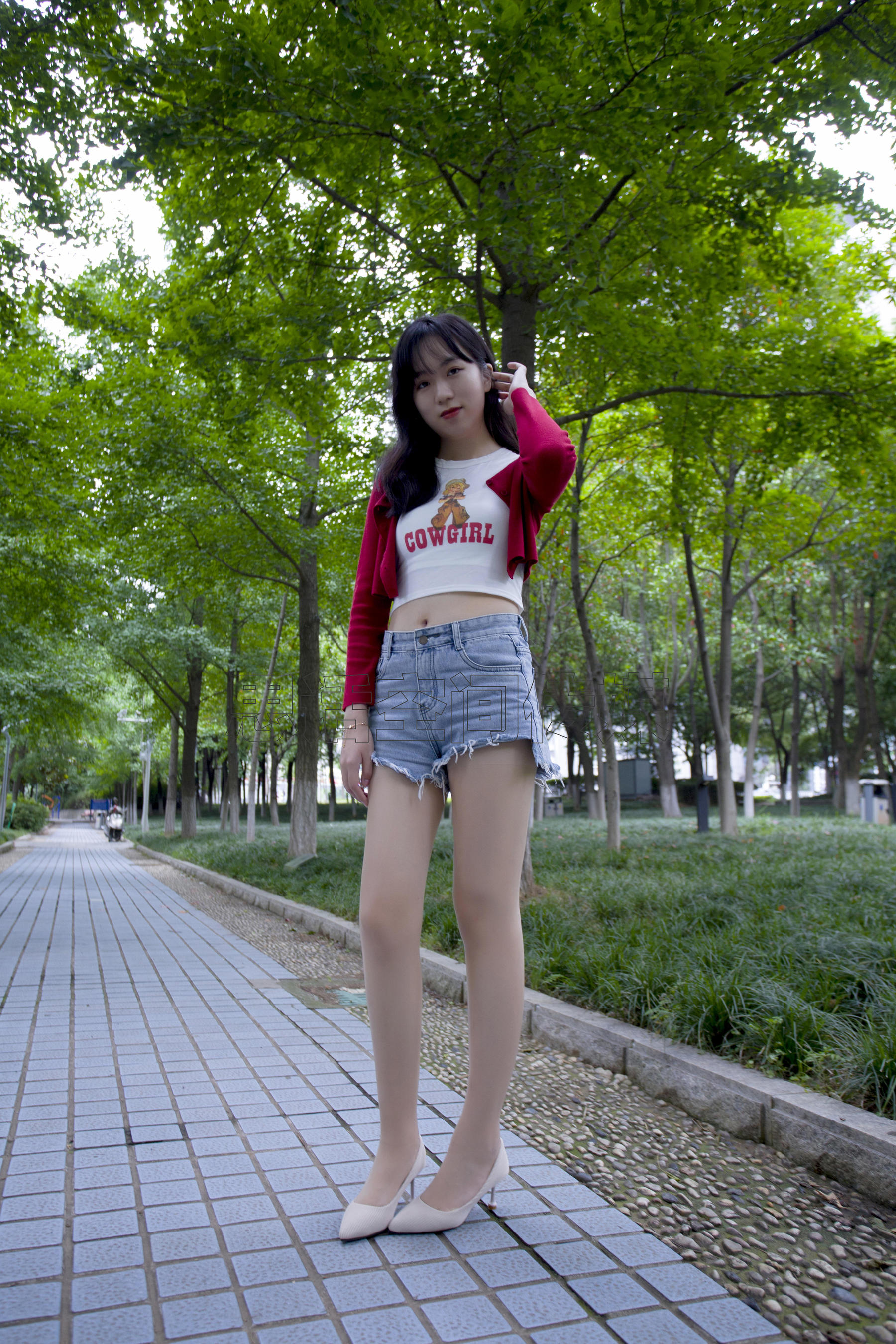 [思话SiHua] SH129 子琦 公园长腿活力少女