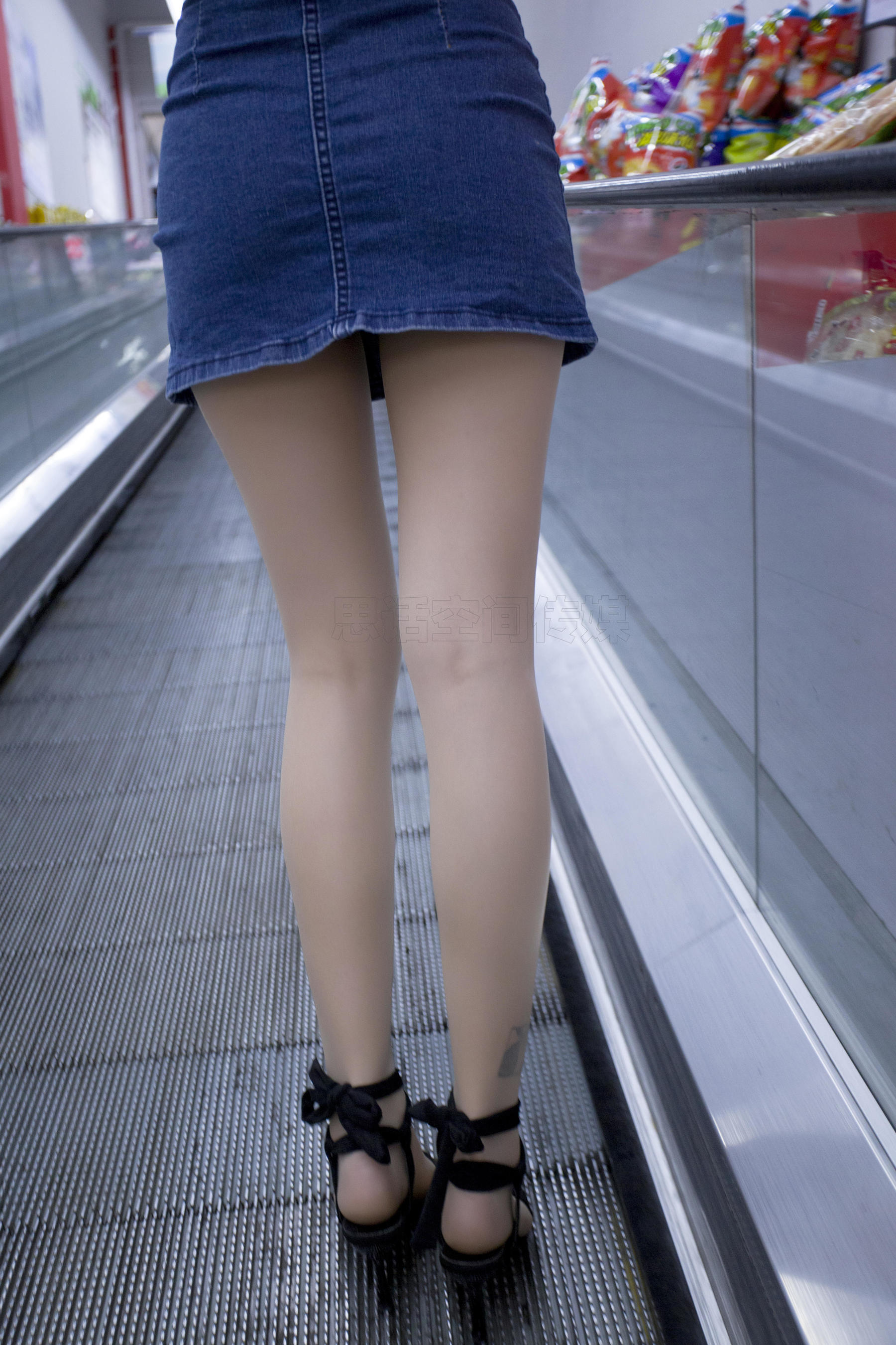 [思话SiHua] SH134 橘子（新模）超市拍到小姐姐的肉丝jio