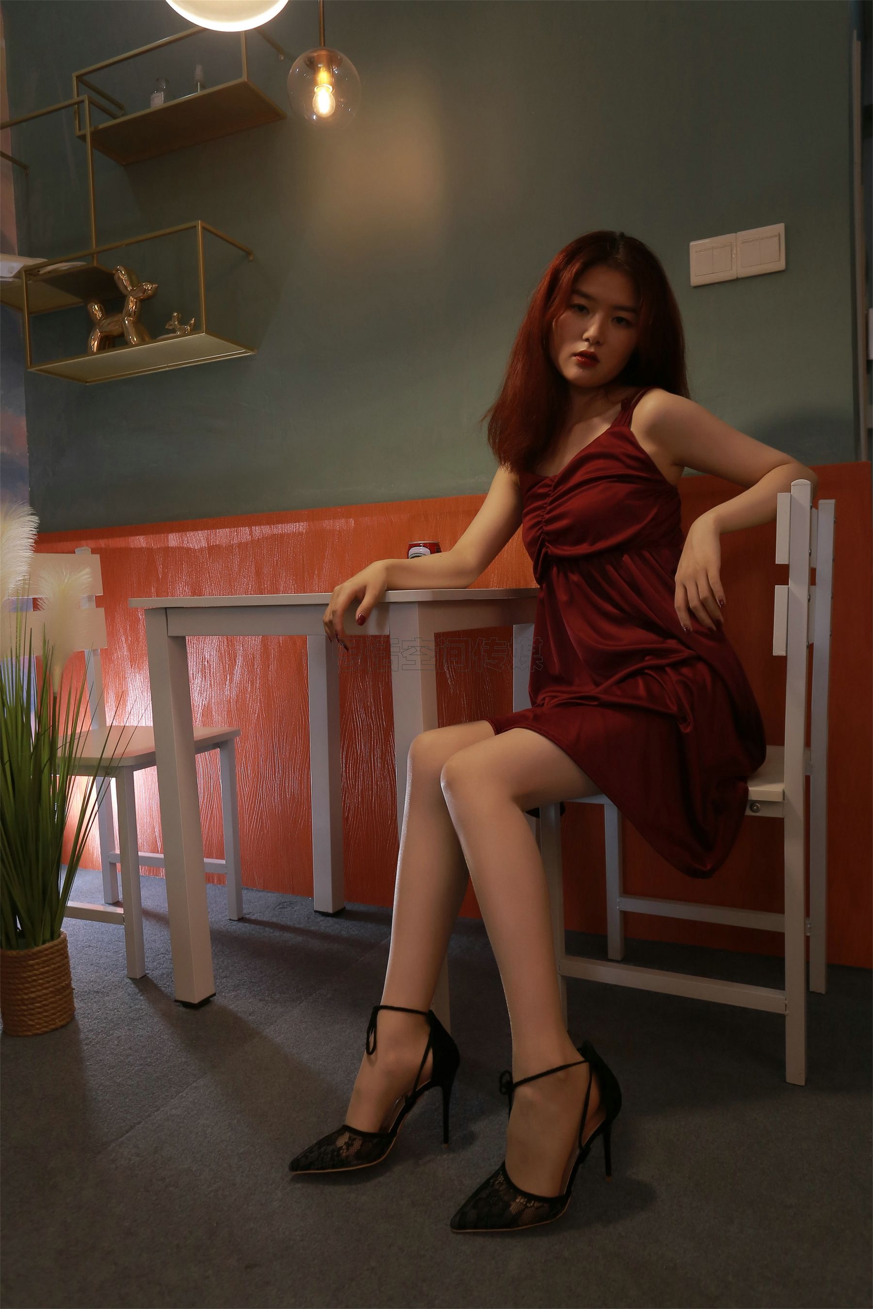 [思话SiHua] SH147 筱蝶 小红裙下的曼妙