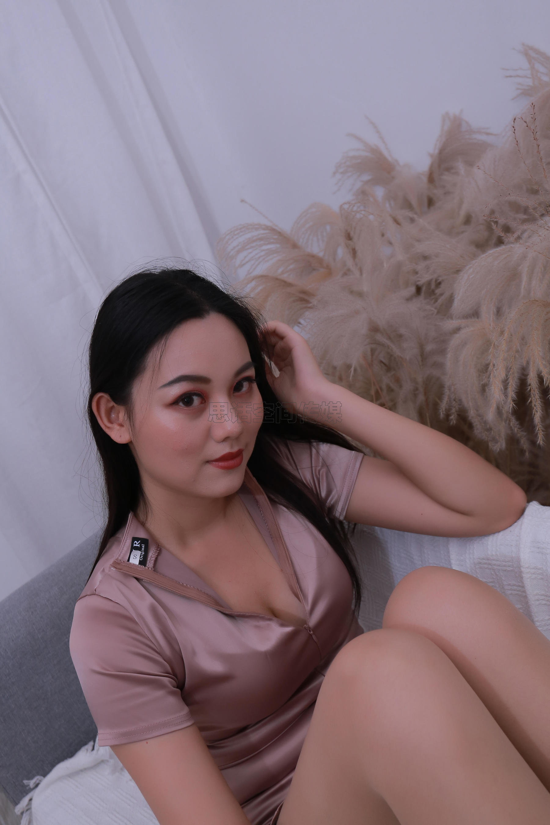 [思话SiHua] SH148 （新模）馨娅 轻熟气质的长腿女神