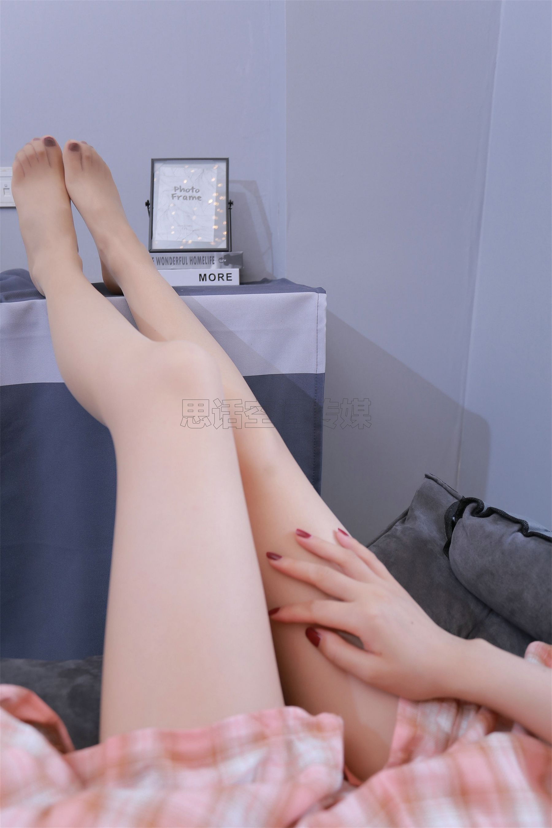 [思话SiHua] SH158 筱蝶 桌上的肉丝女孩