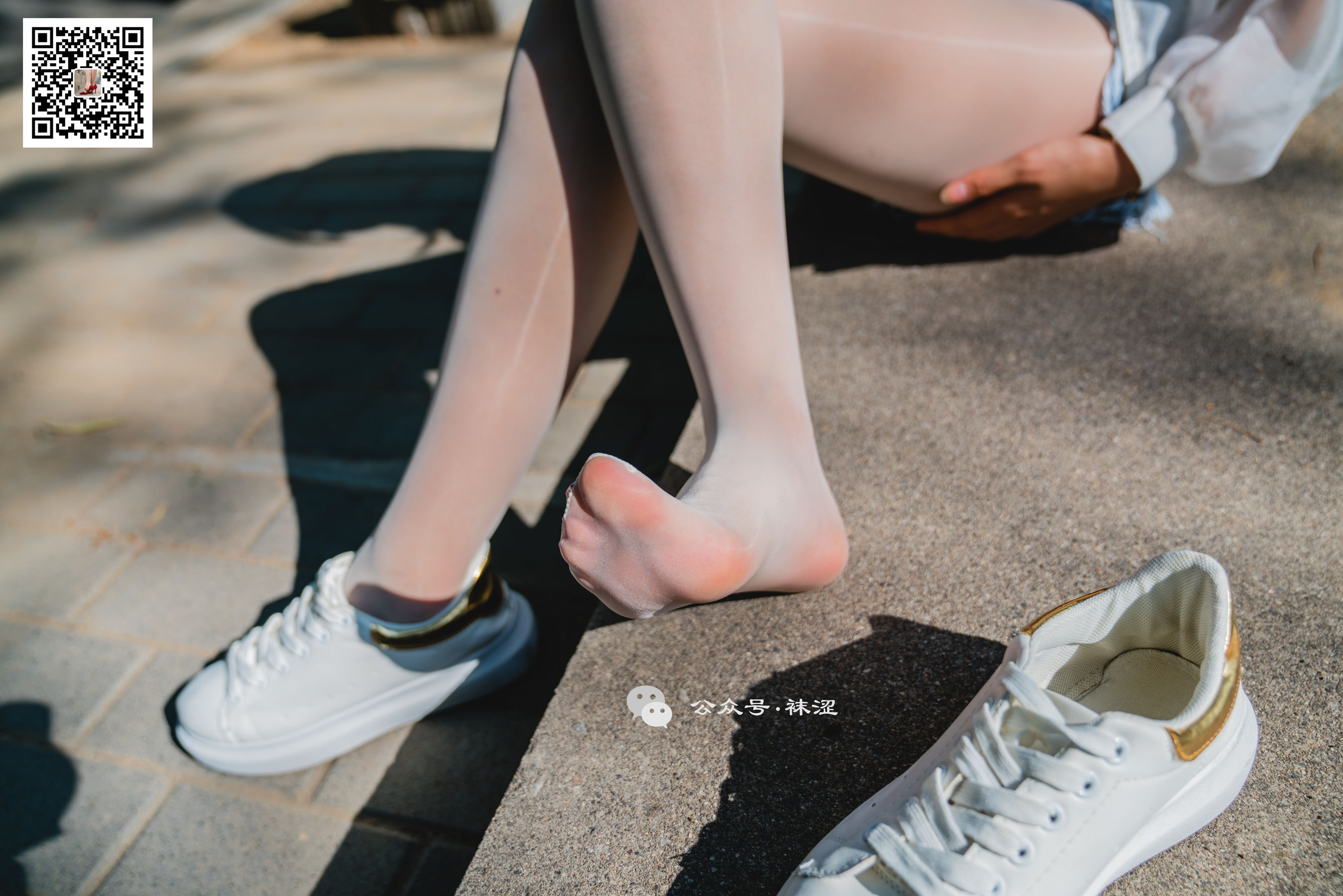 [袜涩] VOL.010  当穿白丝的妹子遇到大叔