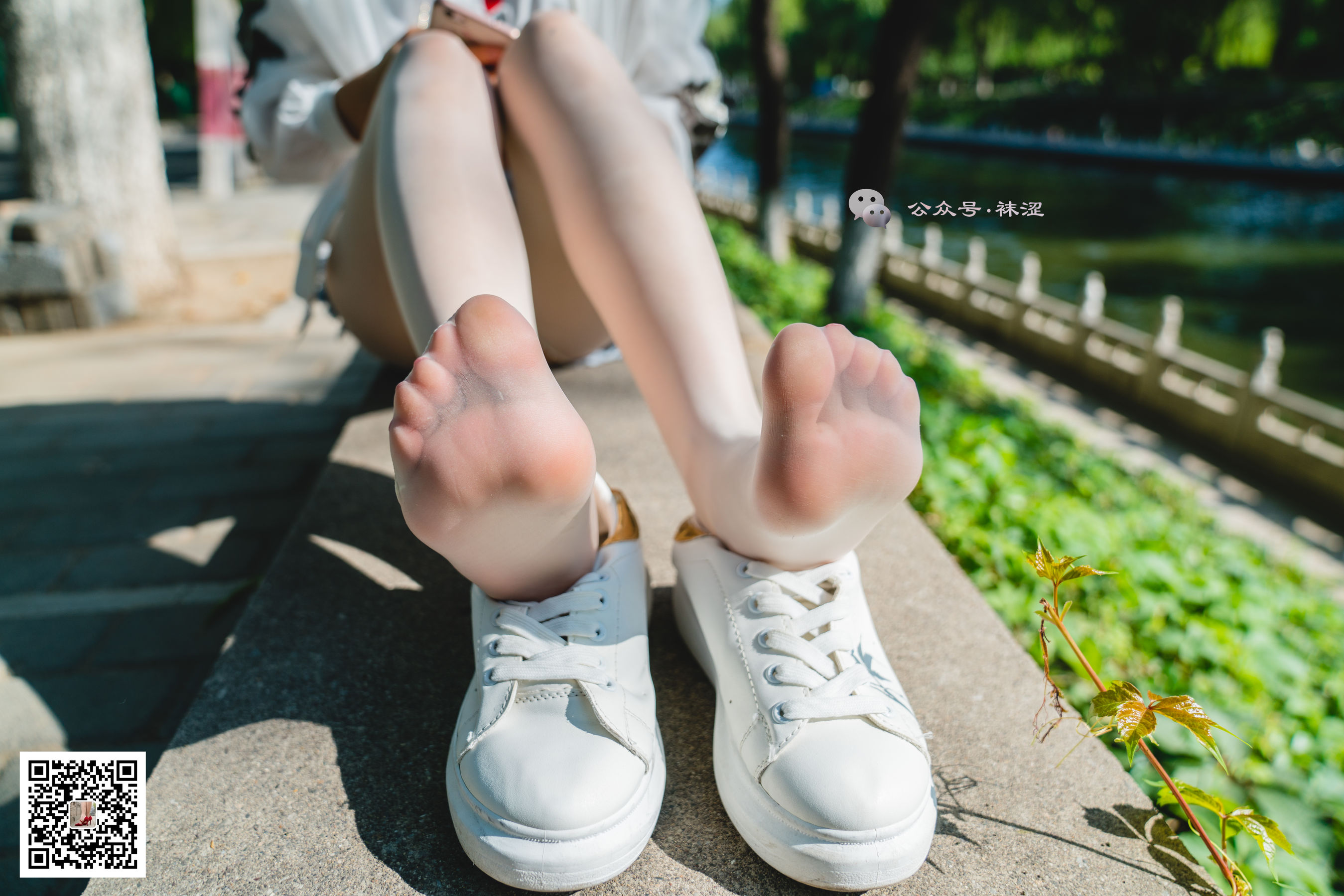 [袜涩] VOL.010  当穿白丝的妹子遇到大叔