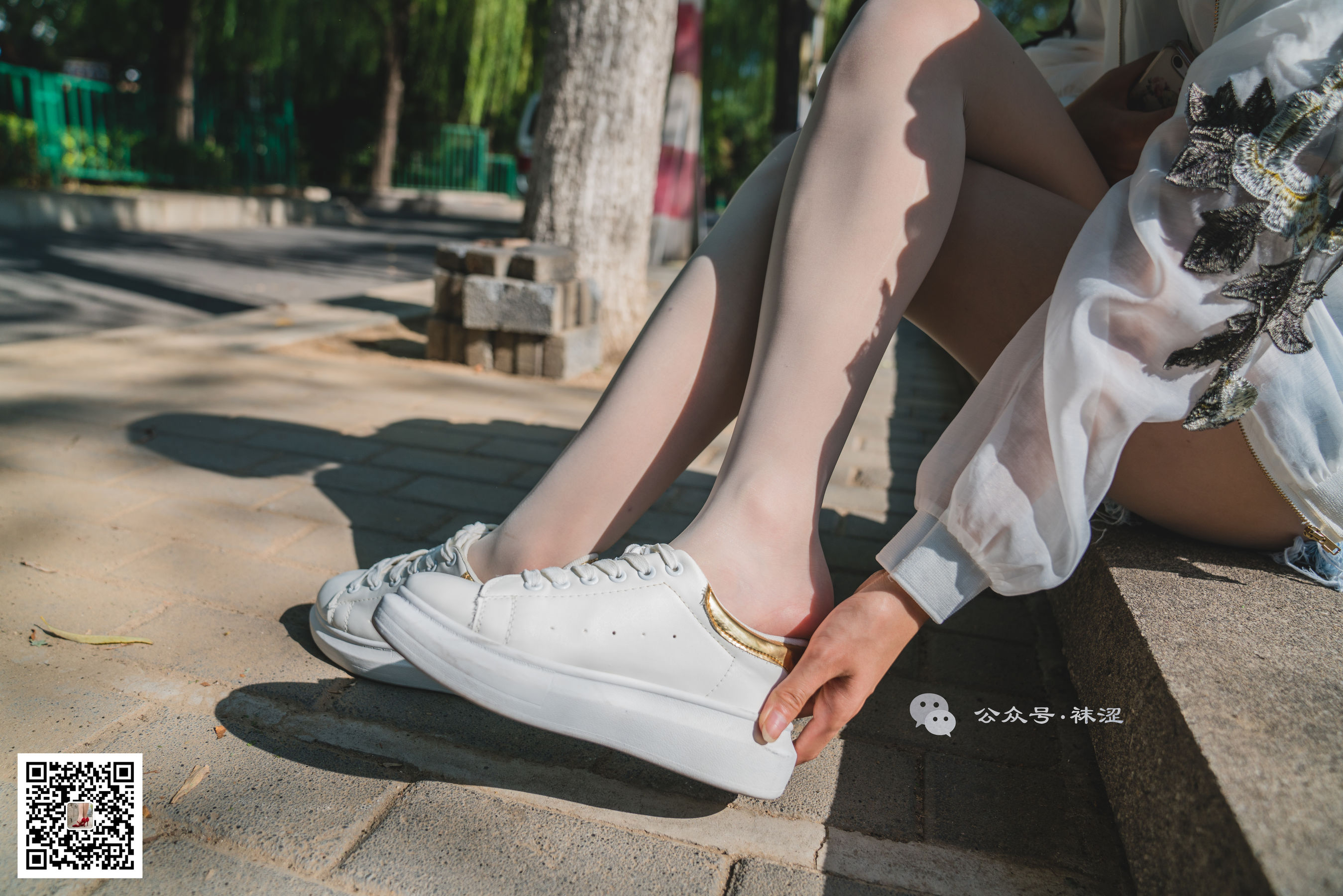 [袜涩] VOL.010  当穿白丝的妹子遇到大叔