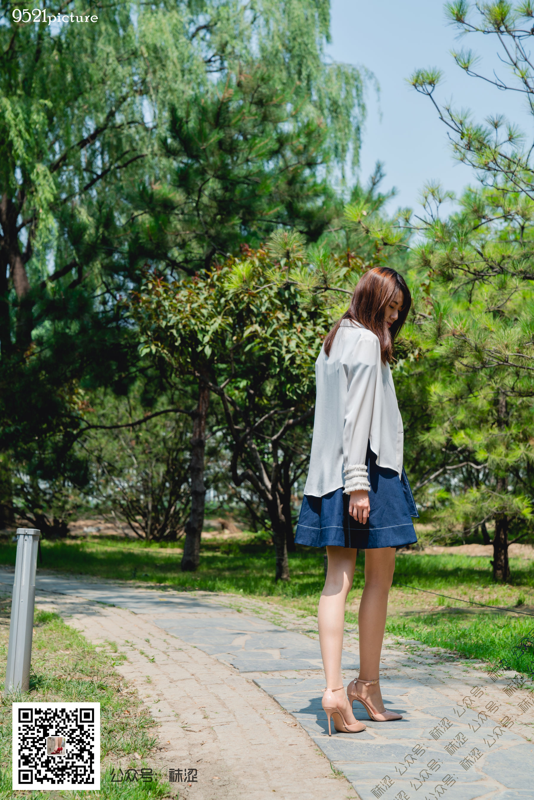 [袜涩] VOL.036 乐乐 乐乐在公园（丝袜falke12）