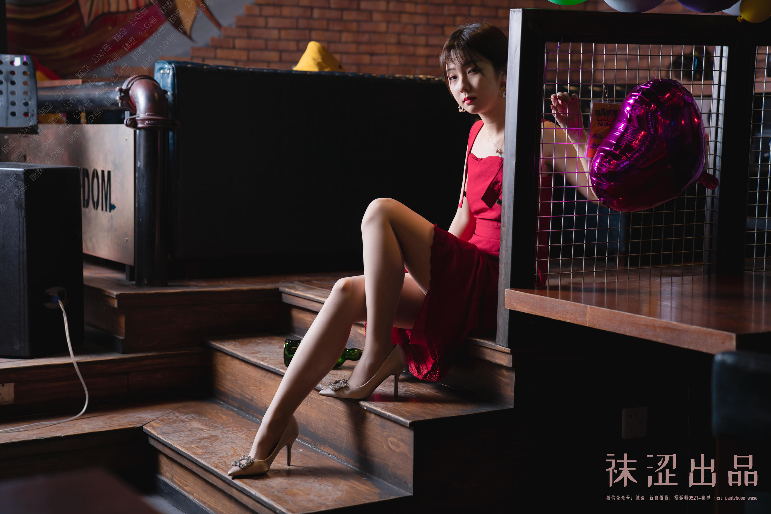 [袜涩] VOL.057 暖暖 红色长裙