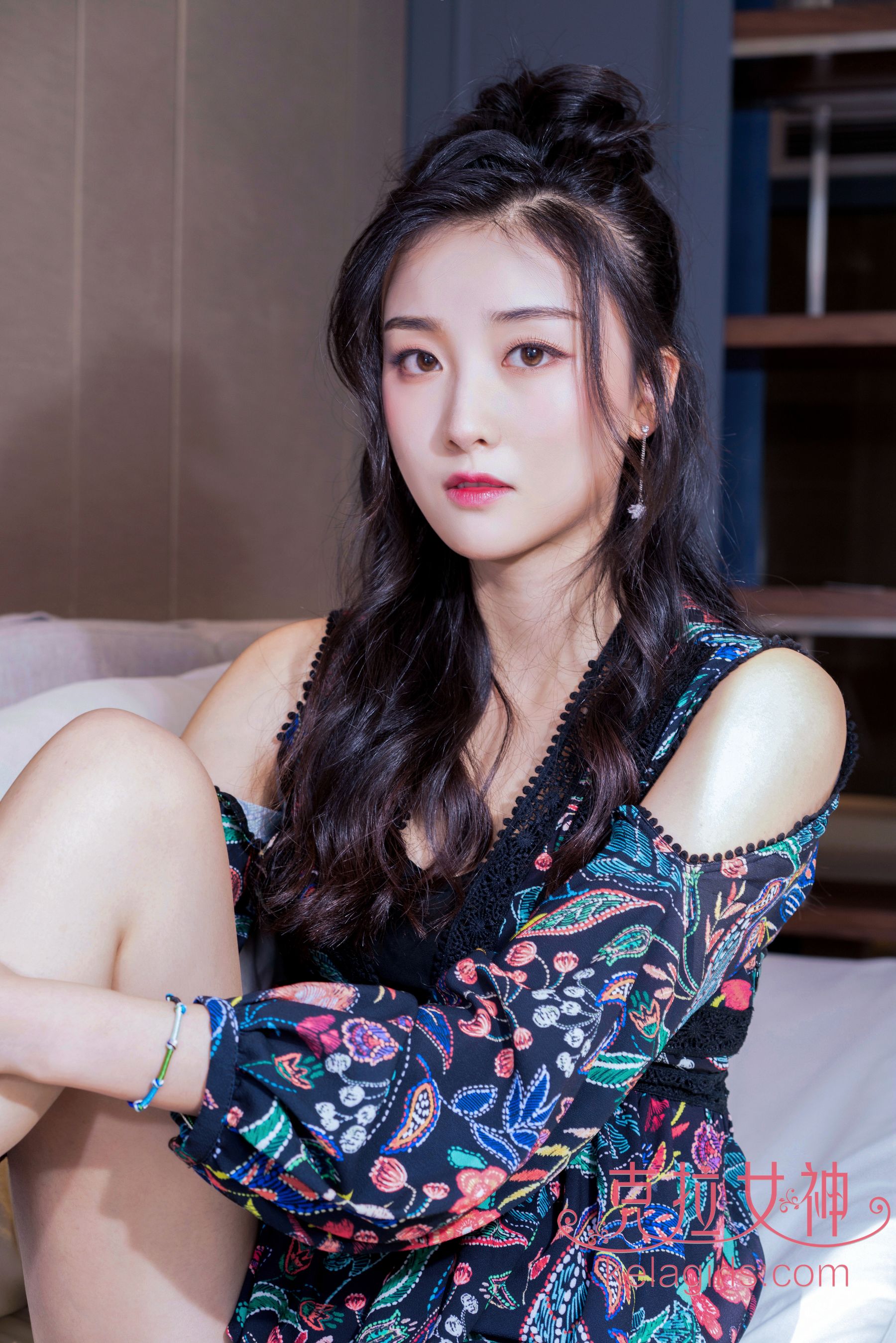 [克拉女神Kelagirls]  馨馨 十指殷红