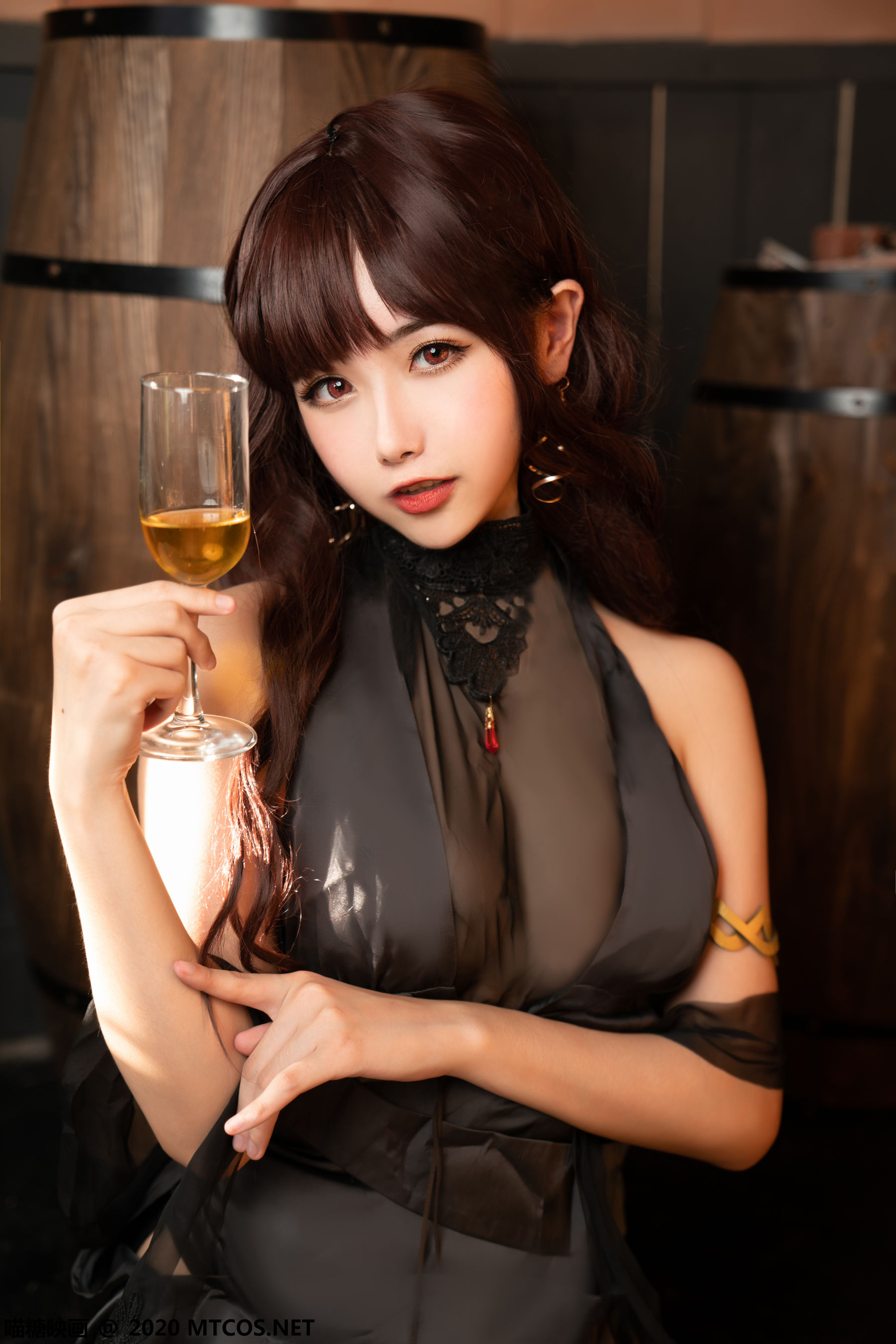 [喵糖映画] VOL.336 Momoko葵葵 黑裙酒馆