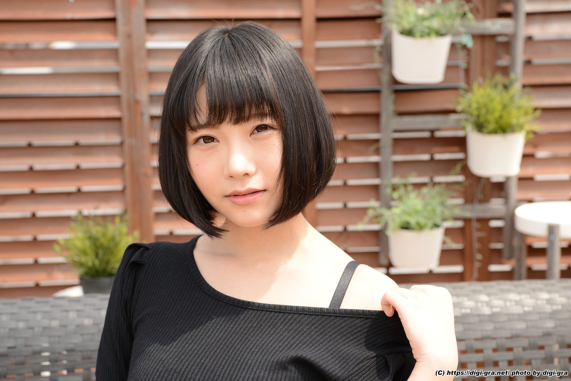 [Digi-Gra] Yui Shirasaka 白坂有以 Photoset 01