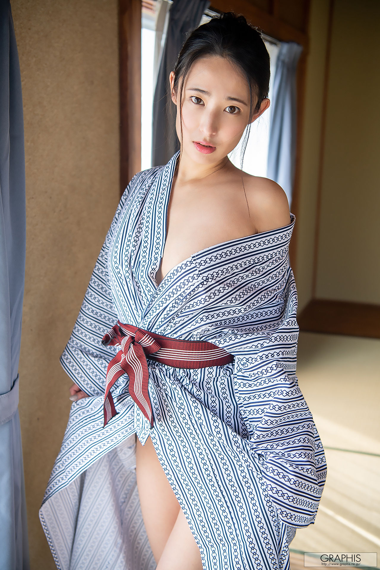 [Graphis] Gals472 Suzu Matsuoka 松岡すず Raw Expression