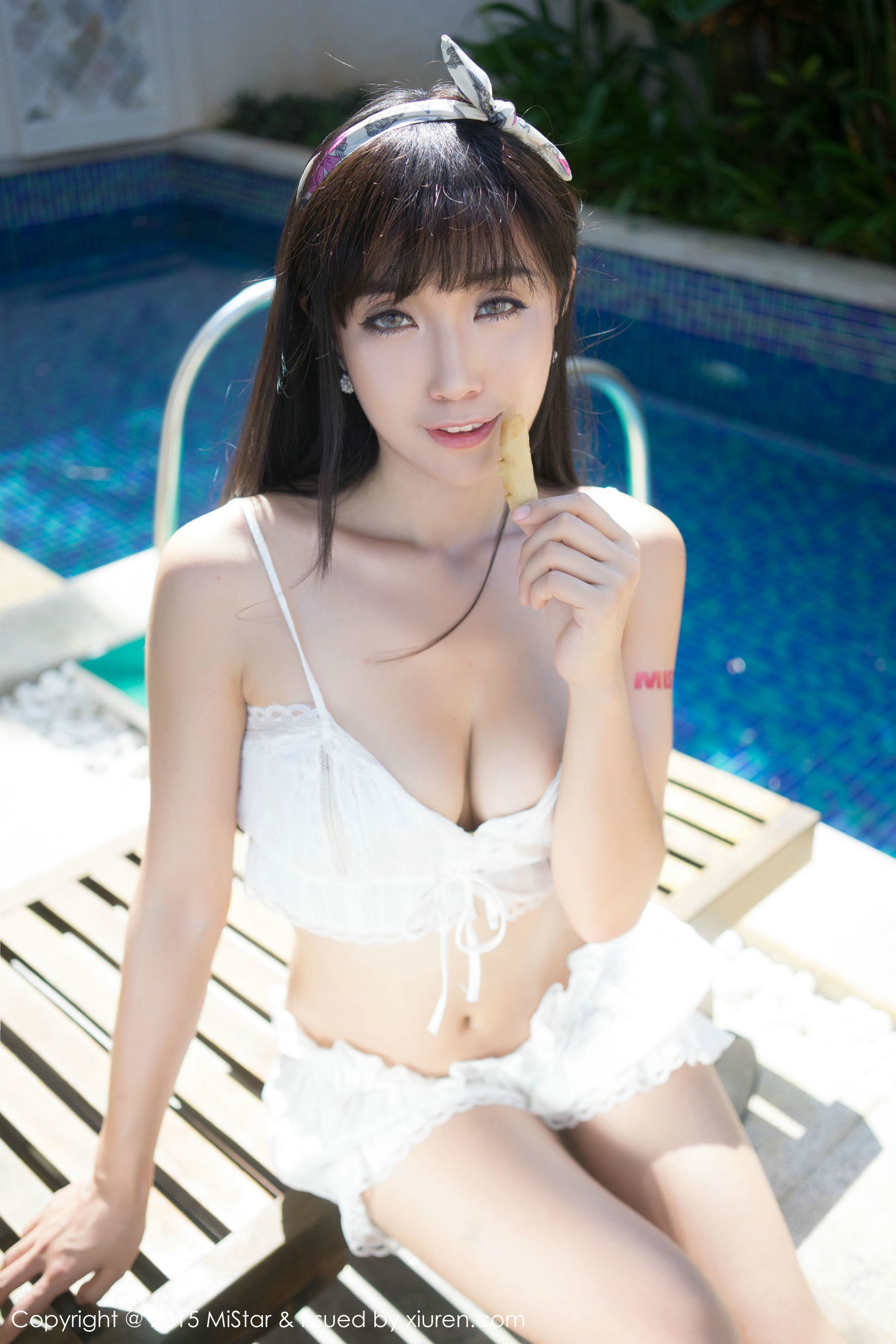 Ashely丽丽《三亚旅拍》性感女仆+海滩系列 [魅妍社MiStar] Vol.018