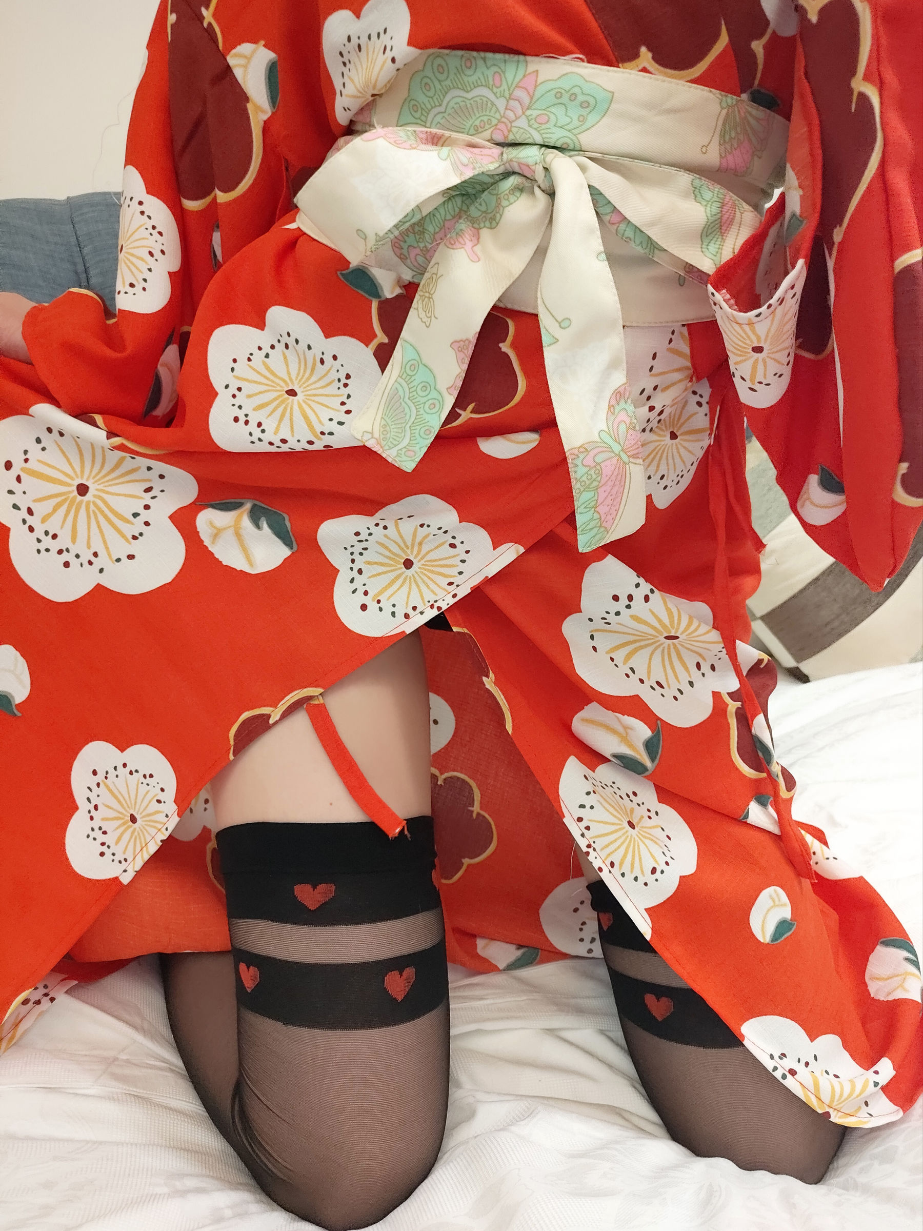 [Cosplay] 斗鱼主播小女巫露娜 - 和服桃心黑色长筒袜