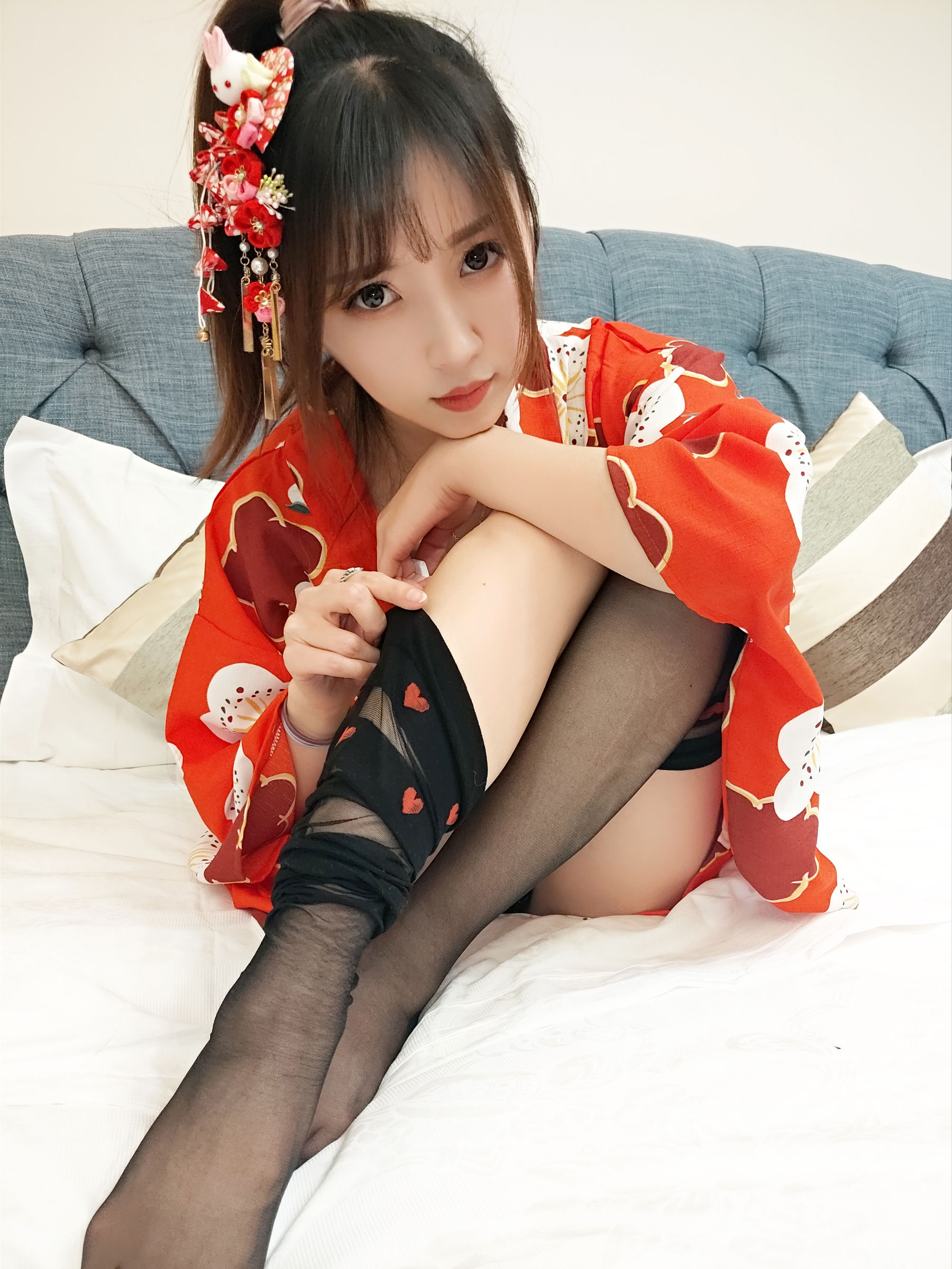 [Cosplay] 斗鱼主播小女巫露娜 - 和服桃心黑色长筒袜