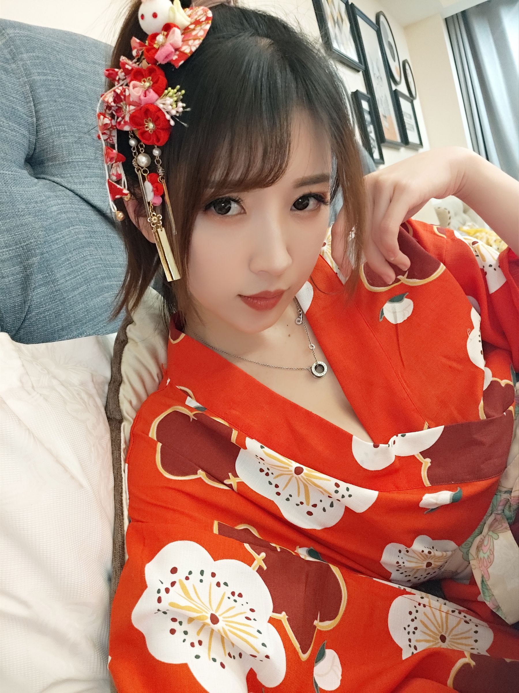 [Cosplay] 斗鱼主播小女巫露娜 - 和服桃心黑色长筒袜