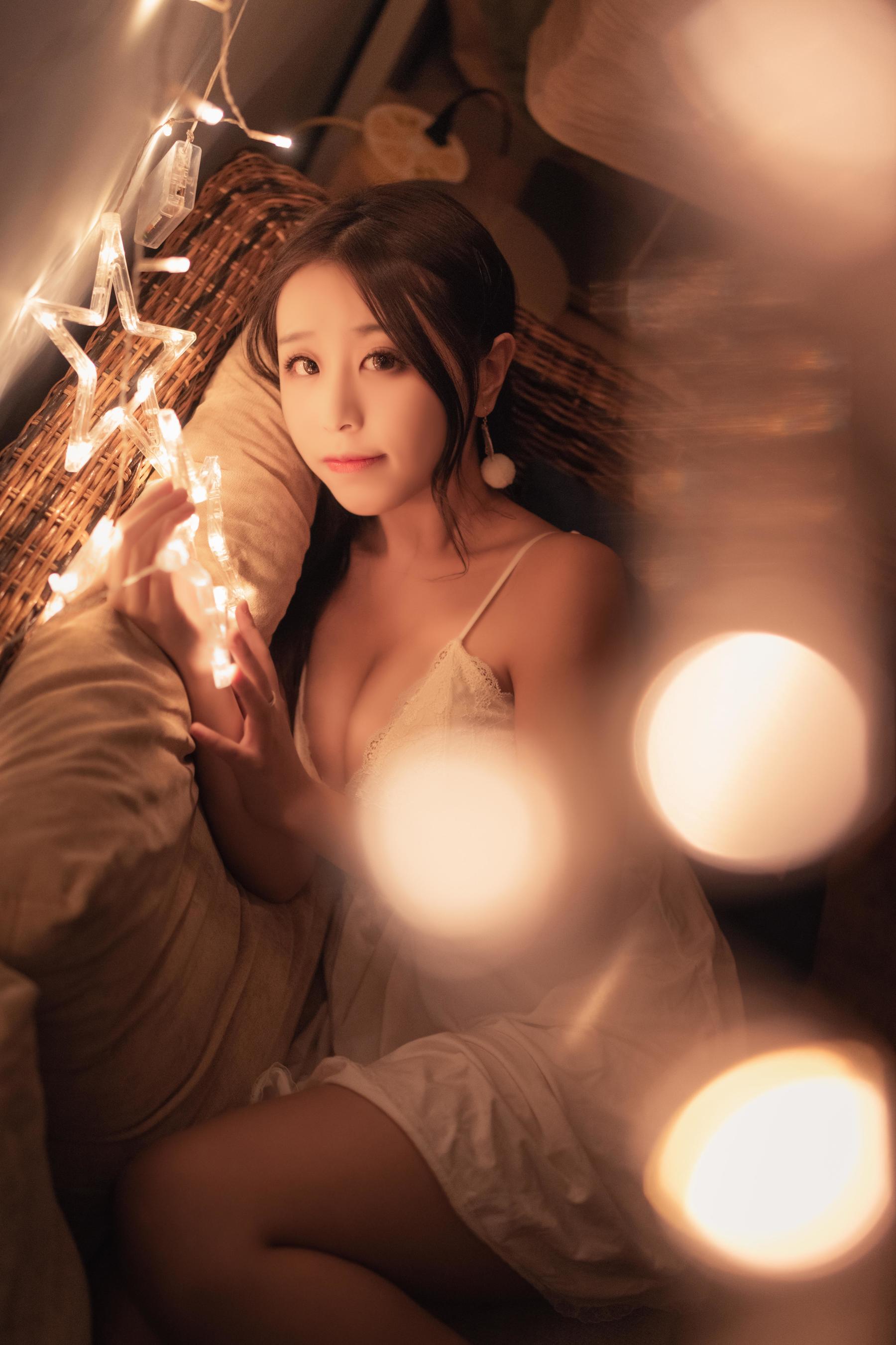 [Cosplay] 动漫博主穆零Mu0 - 灯下睡衣