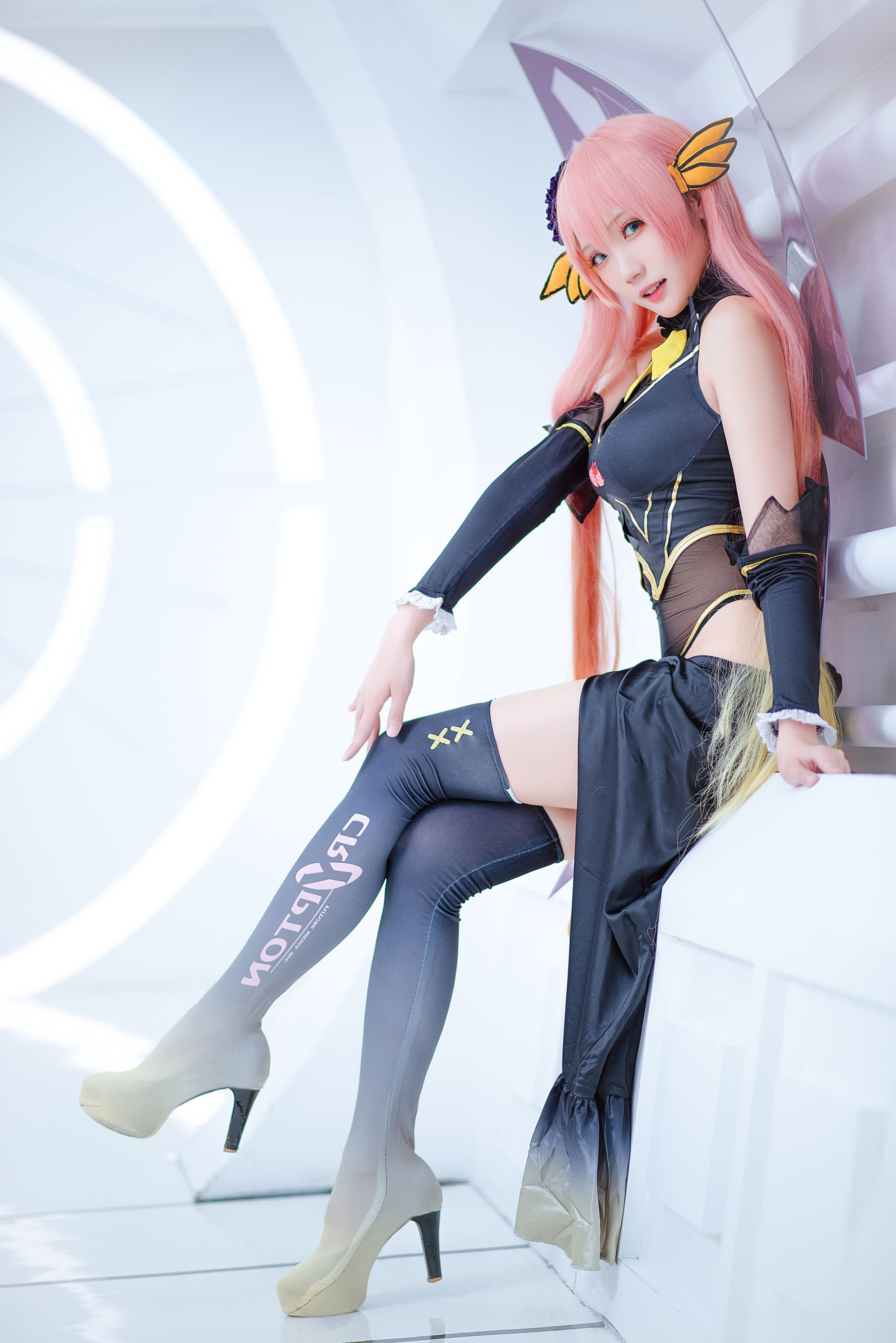 [Cosplay] Coser瓜希酱福利 - LUKA 赛车