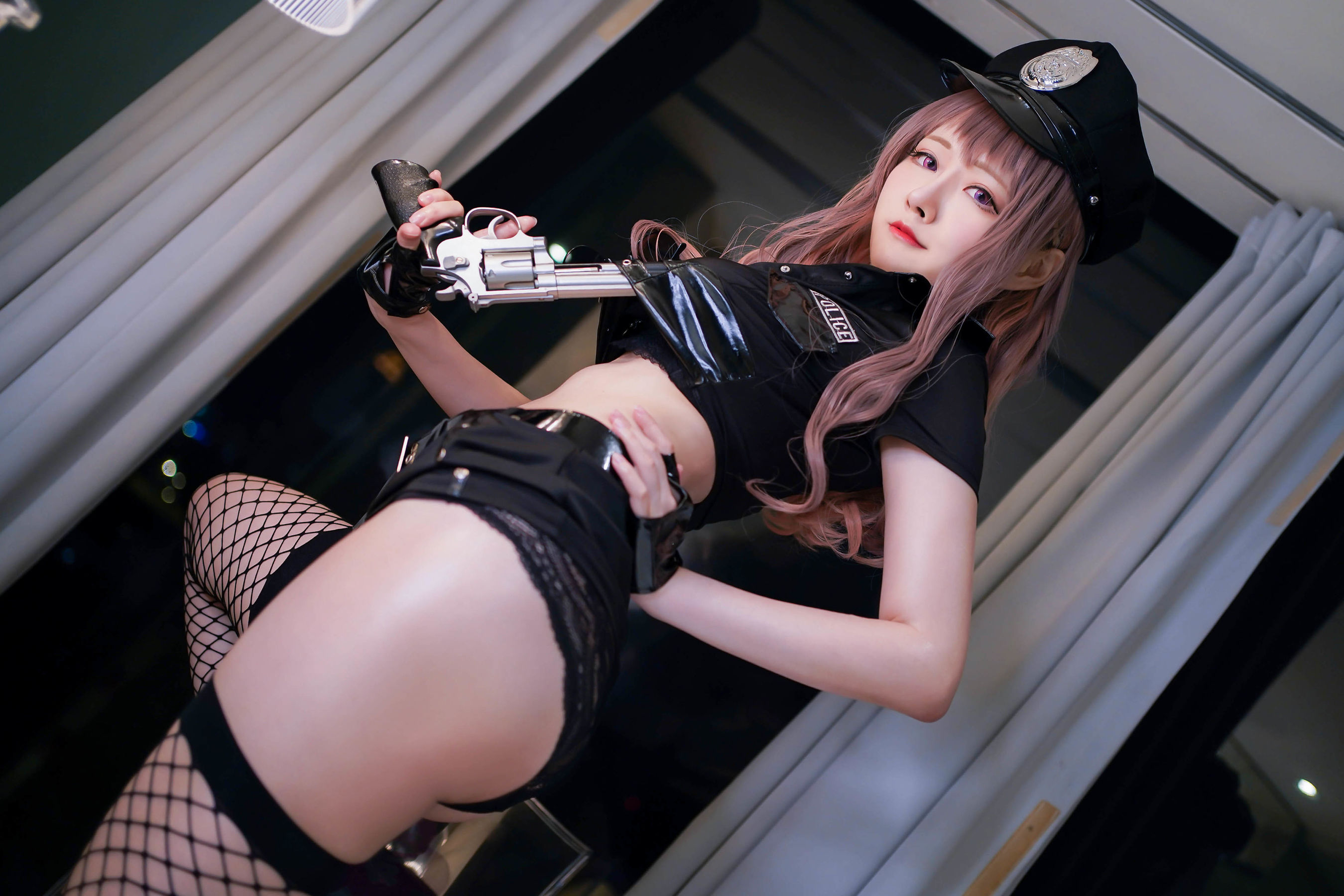 [Cosplay] COS妹子Arty亞緹 - 女警网袜