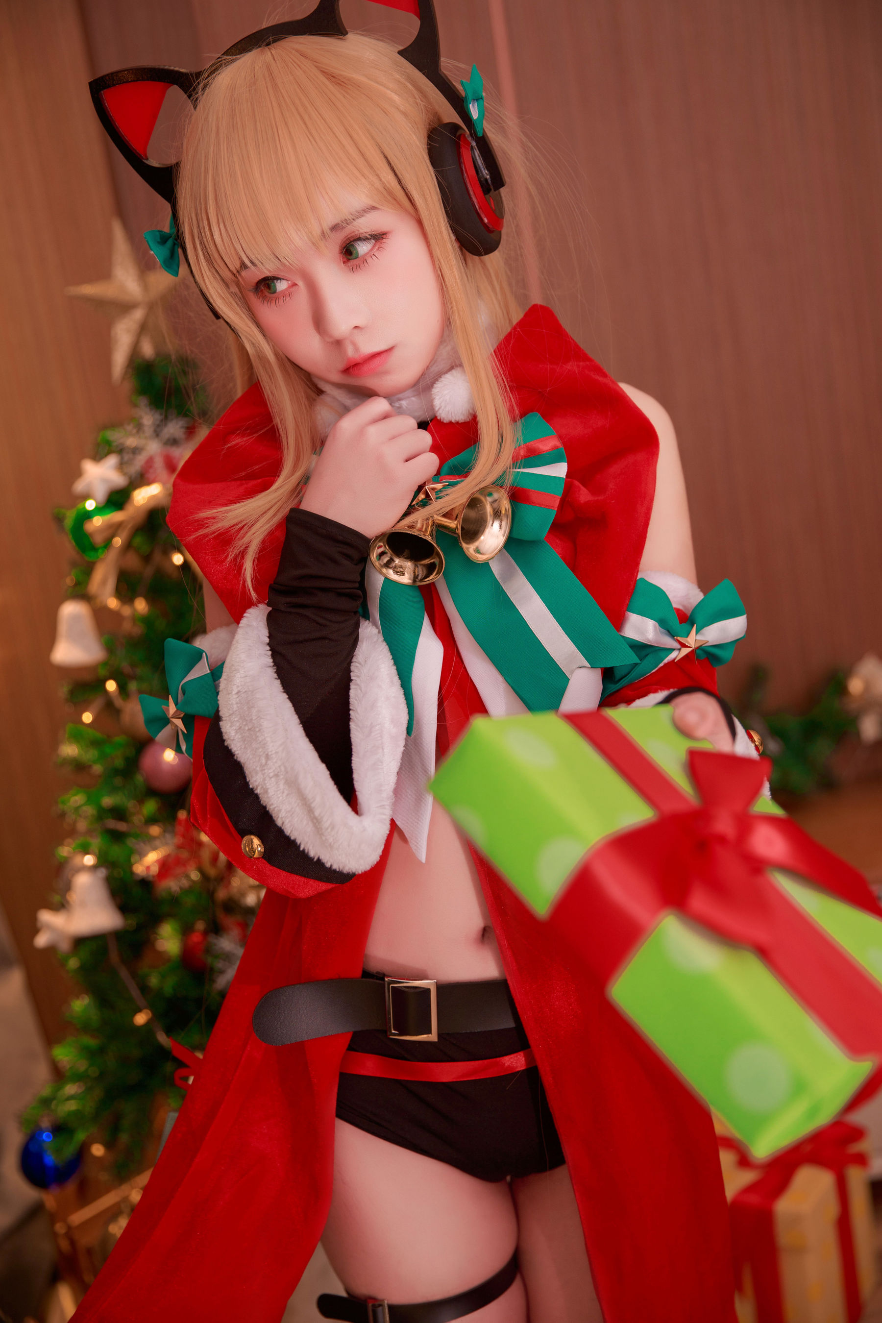 [Cosplay] 动漫博主G44不会受伤 - TMP圣诞