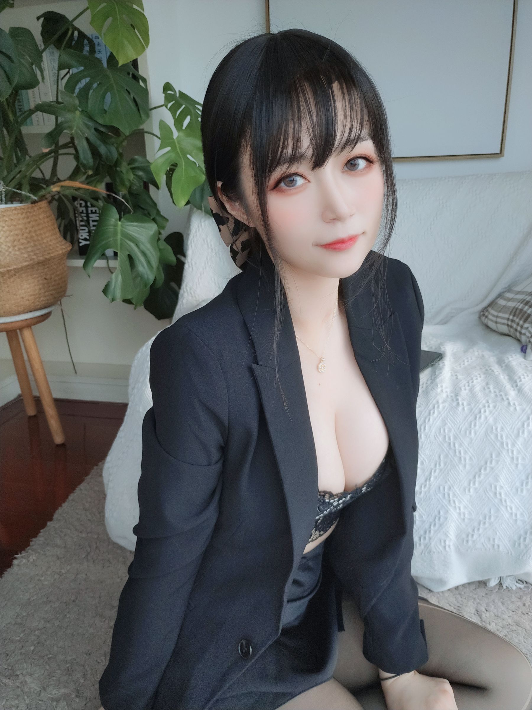 [Cosplay] Coser小姐姐白银 - 西服
