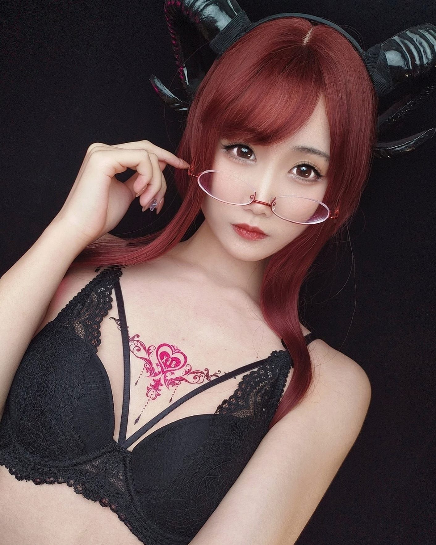 [Cosplay] 动漫博主曉美媽 - (圣诞自拍)雪夜魅魔