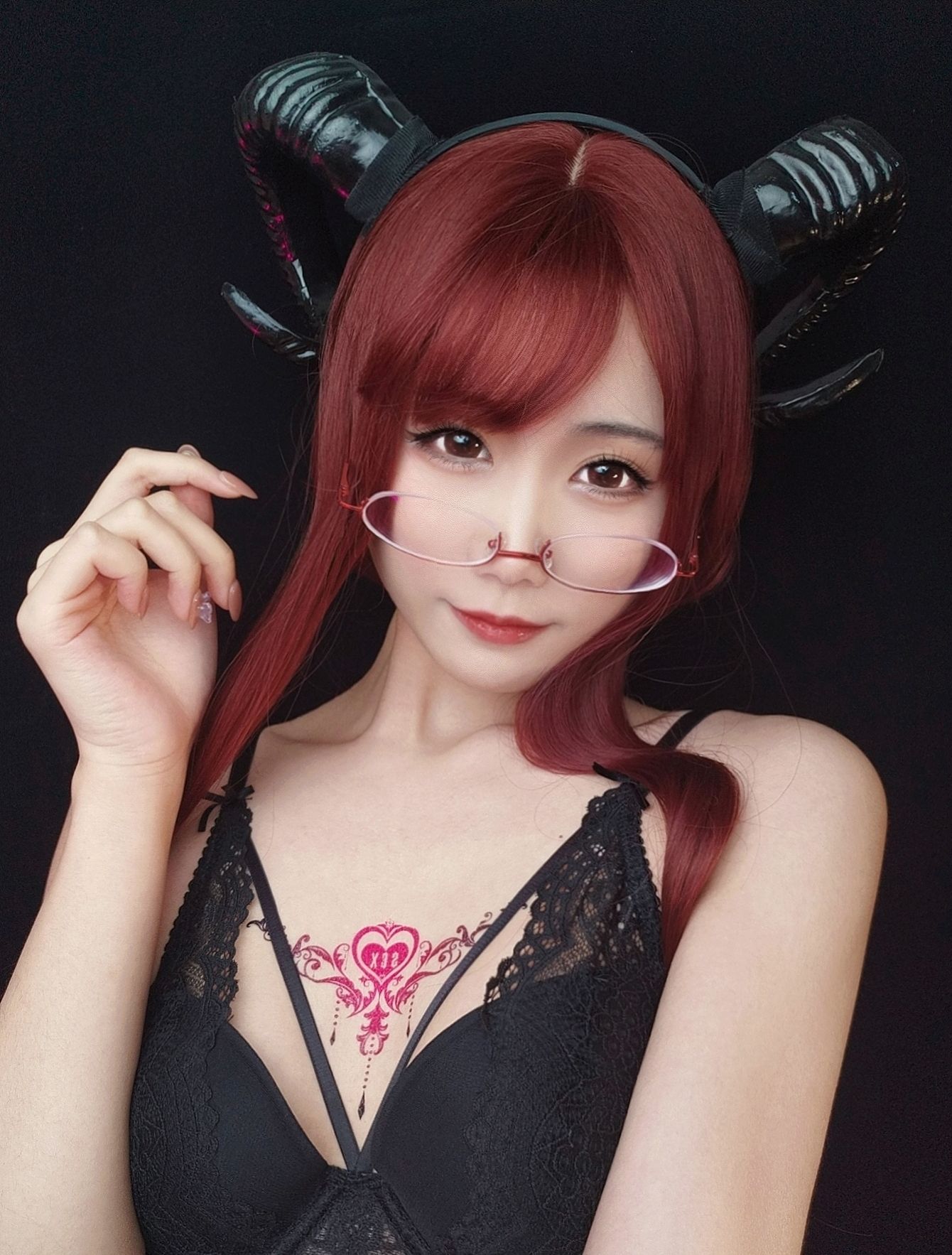 [Cosplay] 动漫博主曉美媽 - (圣诞自拍)雪夜魅魔