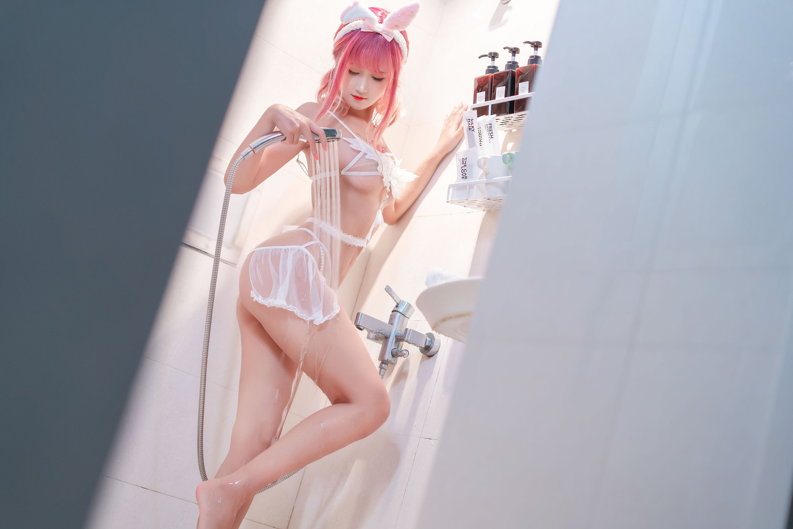 [Cosplay] 微博妹子三度_69 - 浴室兔叽