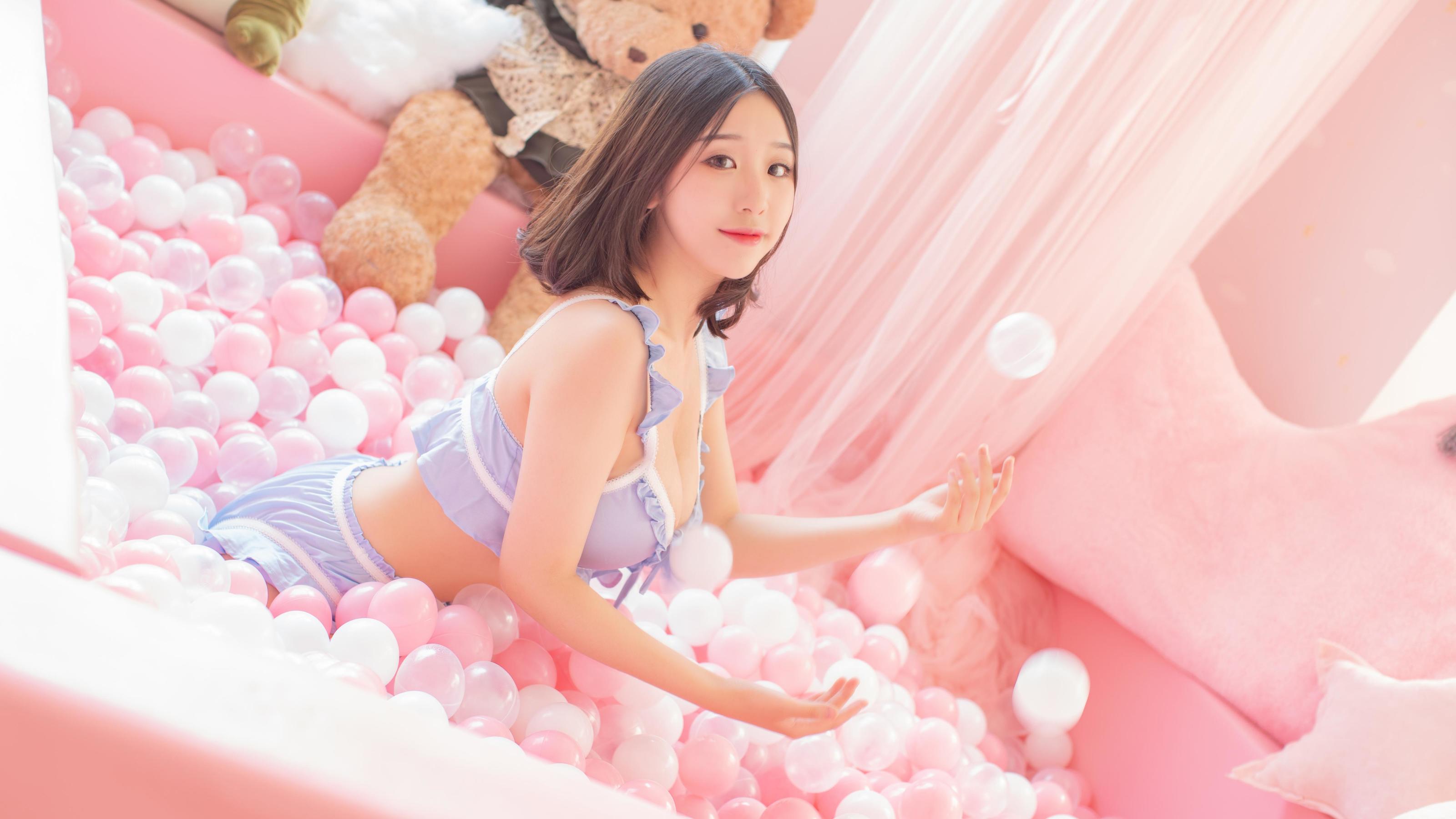 [Cosplay] 动漫博主穆零Mu0 - 海洋球