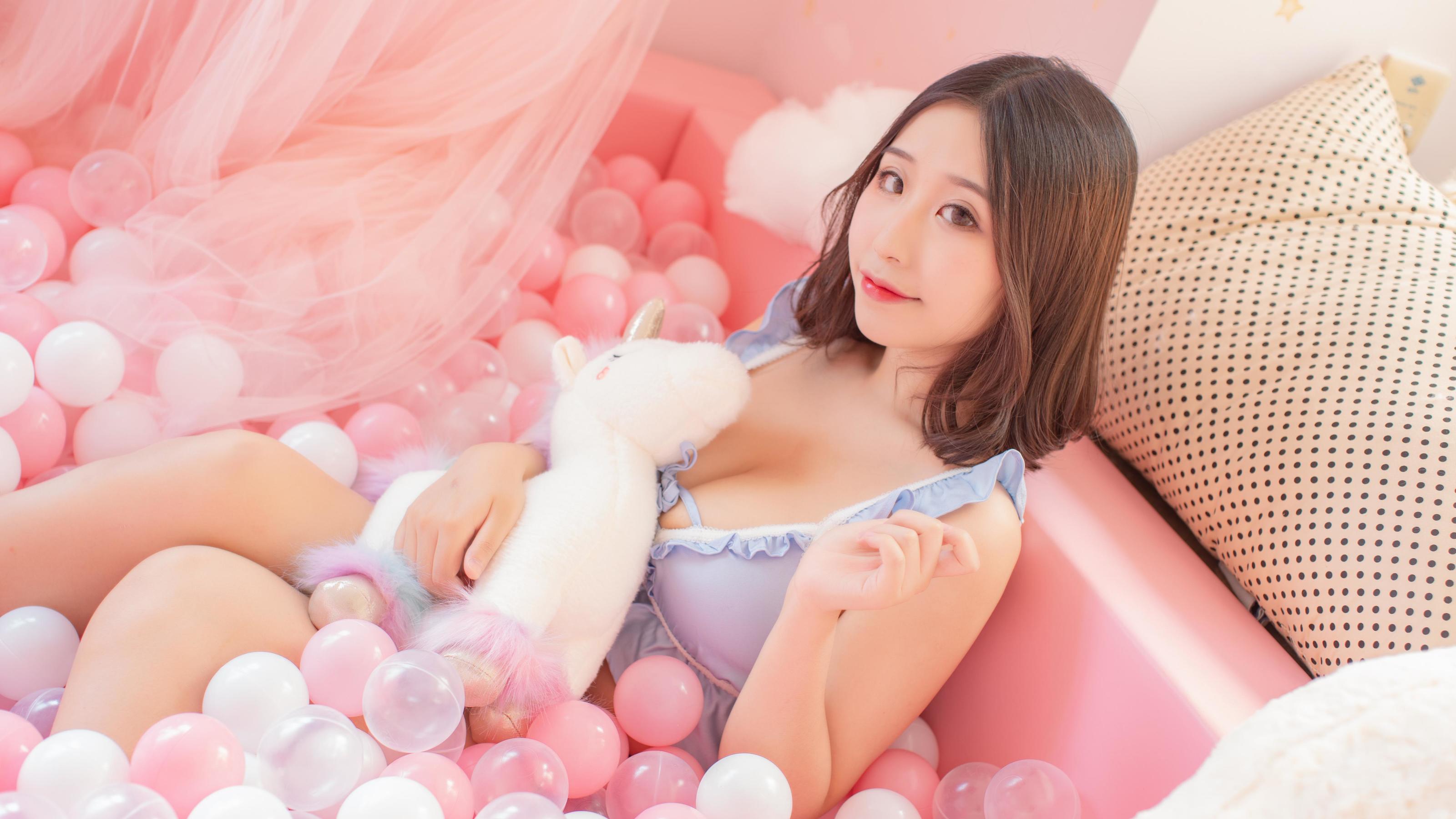 [Cosplay] 动漫博主穆零Mu0 - 海洋球