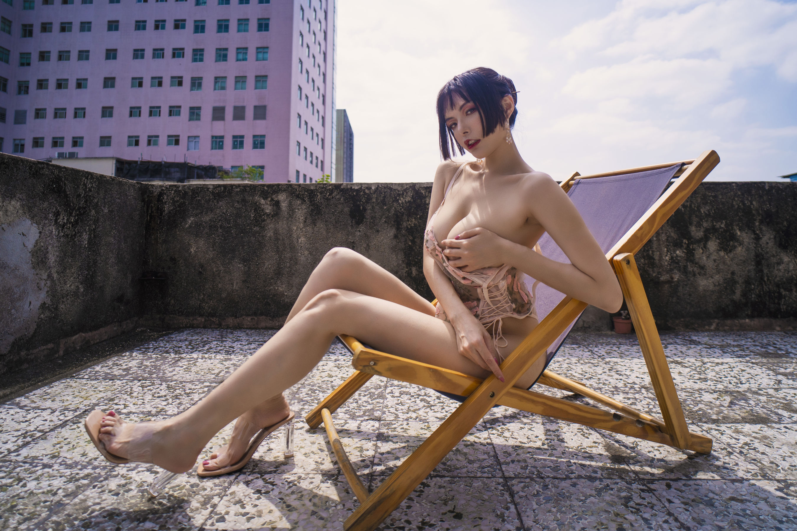 [Cosplay] 秋和柯基(夏小秋秋秋) - 天台