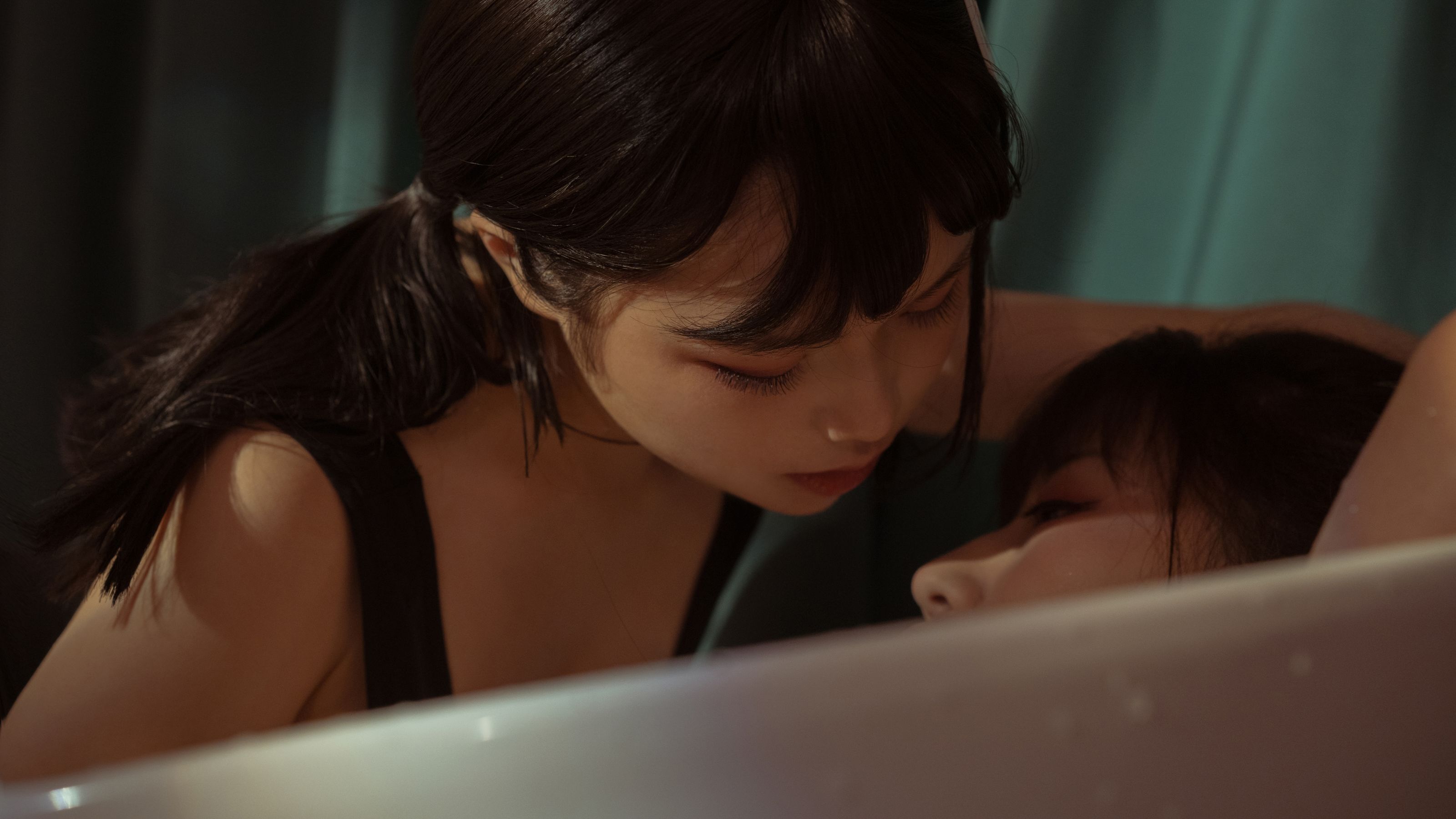 [Cosplay] 七月喵子 - 黑白双人浴缸