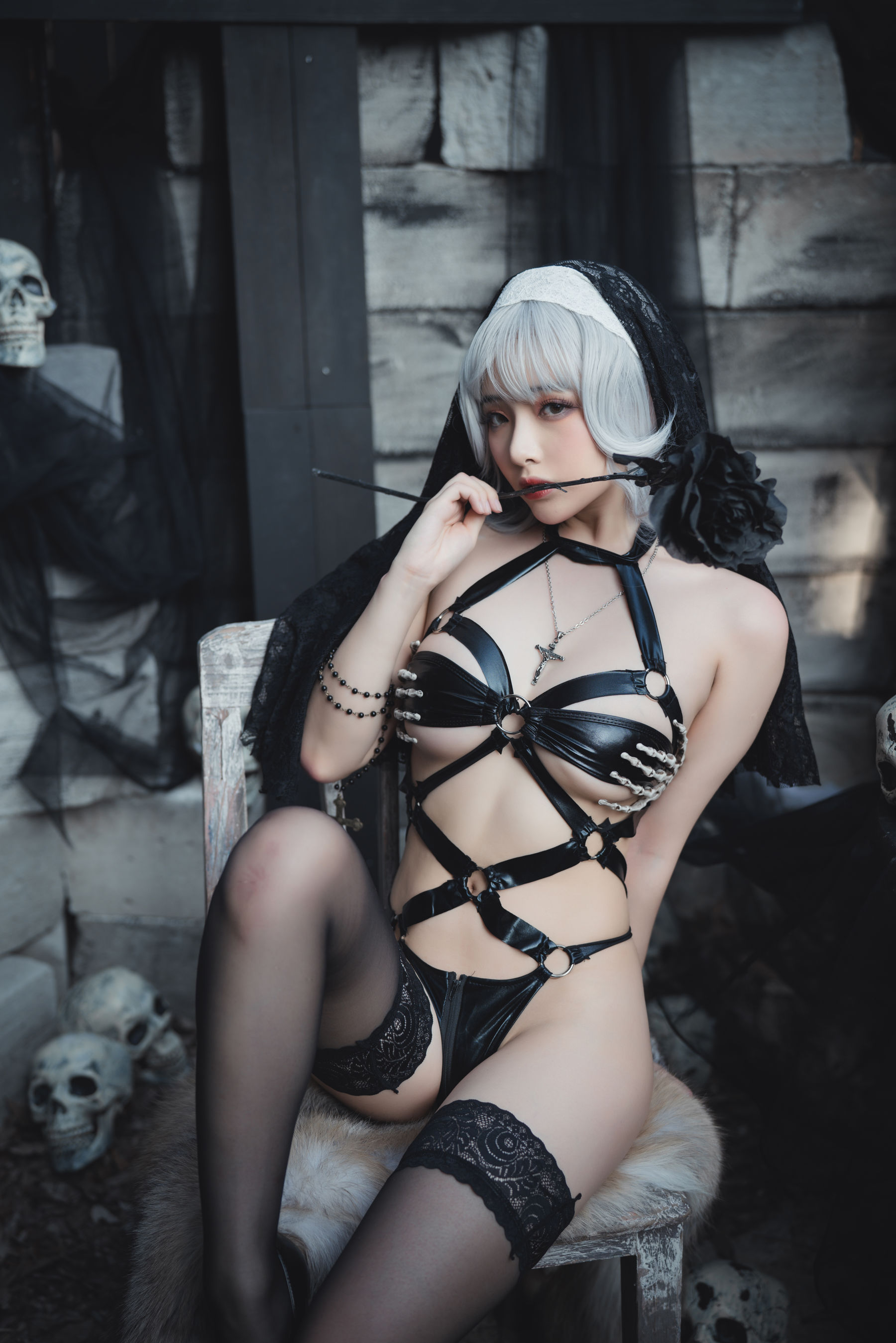 [Cosplay] 动漫博主雯妹 - 暗黑修女