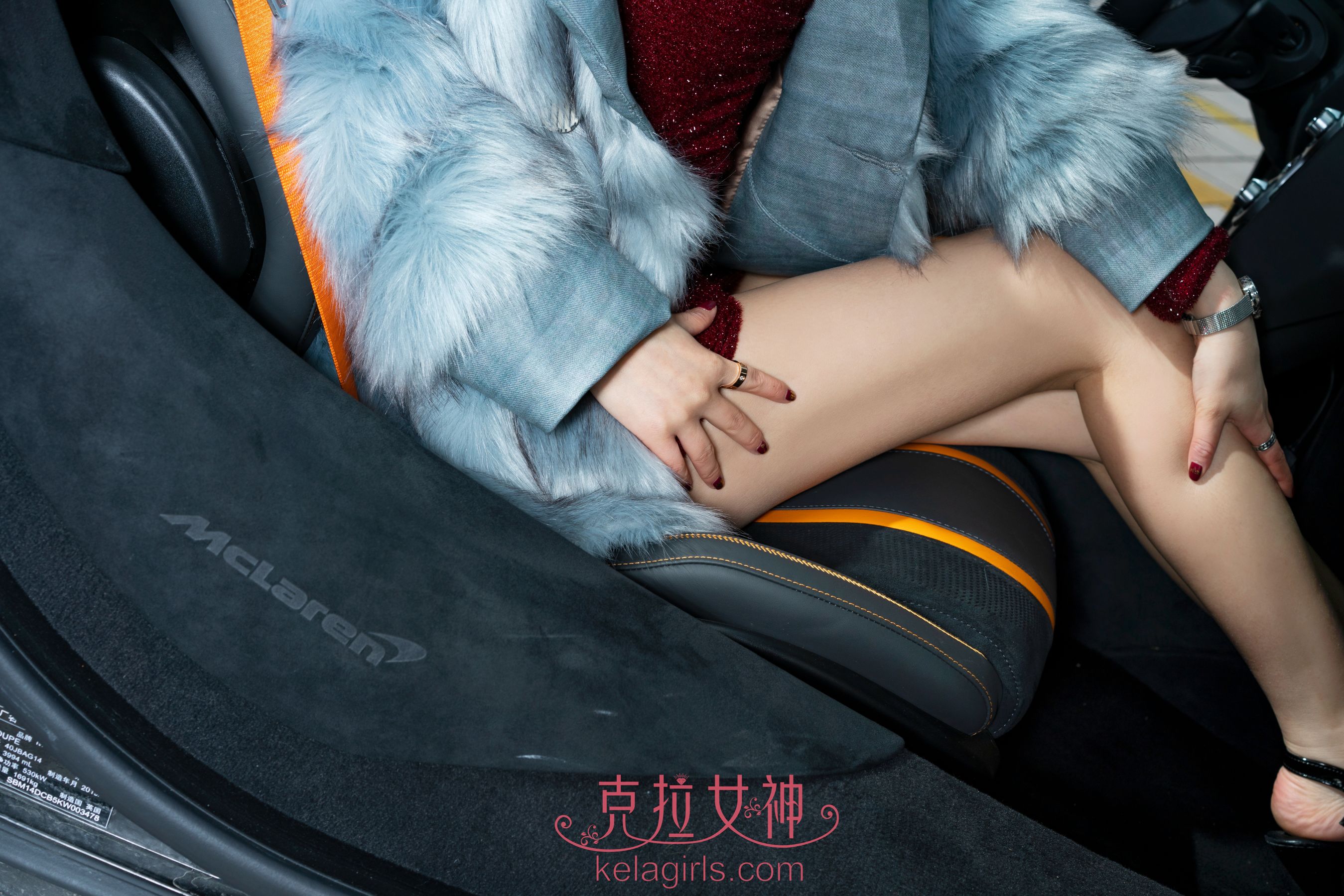 [克拉女神Kelagirls]  舒彤 香车美腿