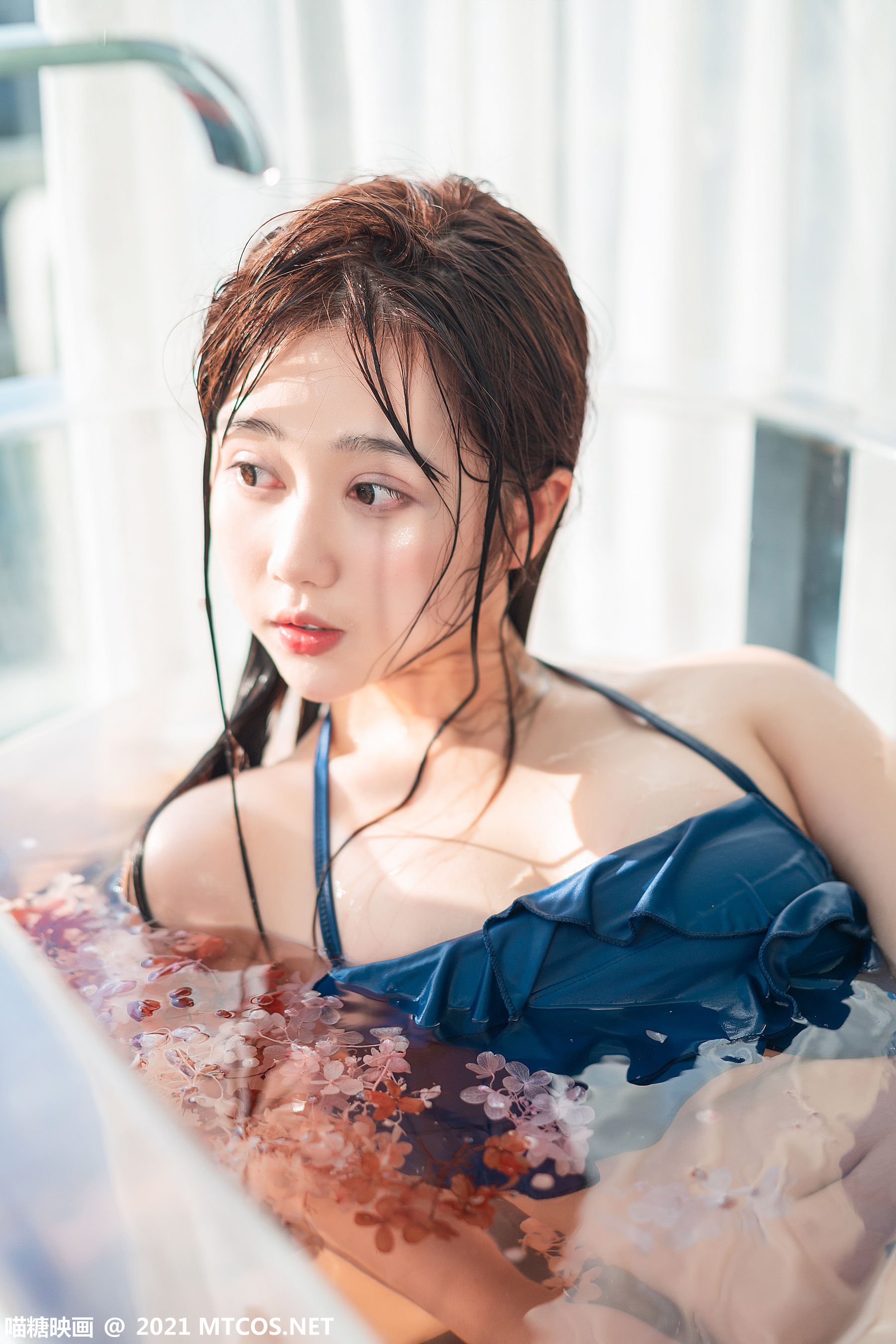 [喵糖映画] VOL.361 镜酱 夏日沐浴