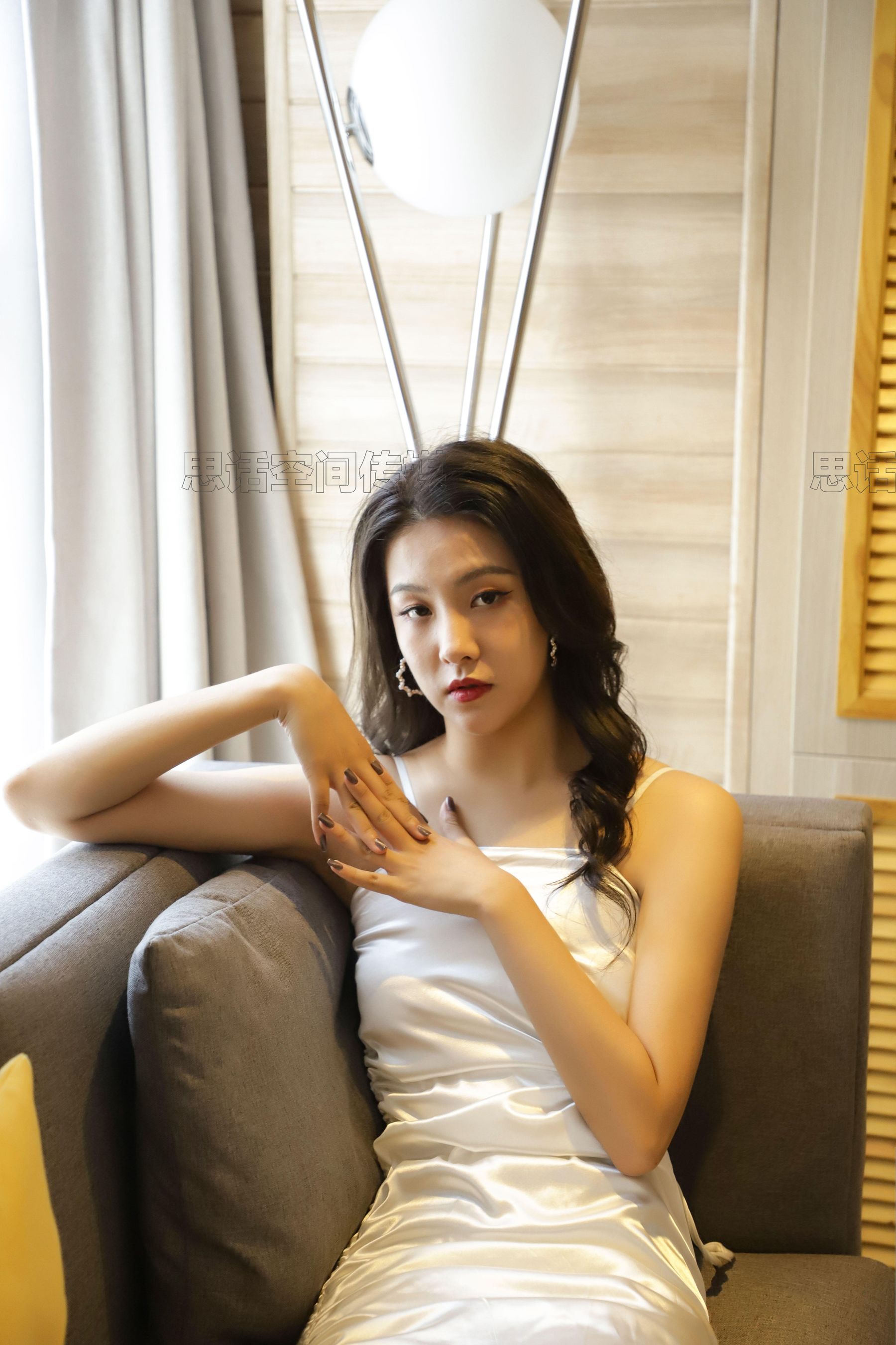[思话SiHua] SJ002 聂小倩 沙发上的慵懒女神