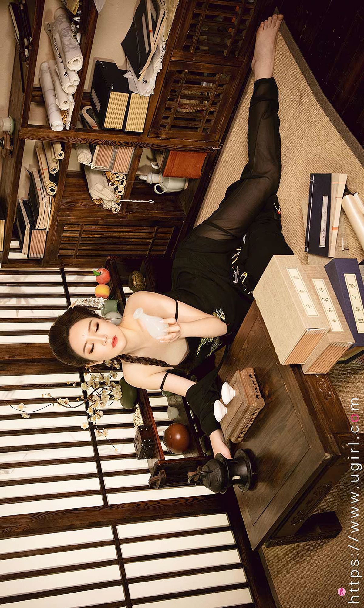 [爱尤物Ugirls] NO.2009 金梓琳 华灯初上夜会霓裳